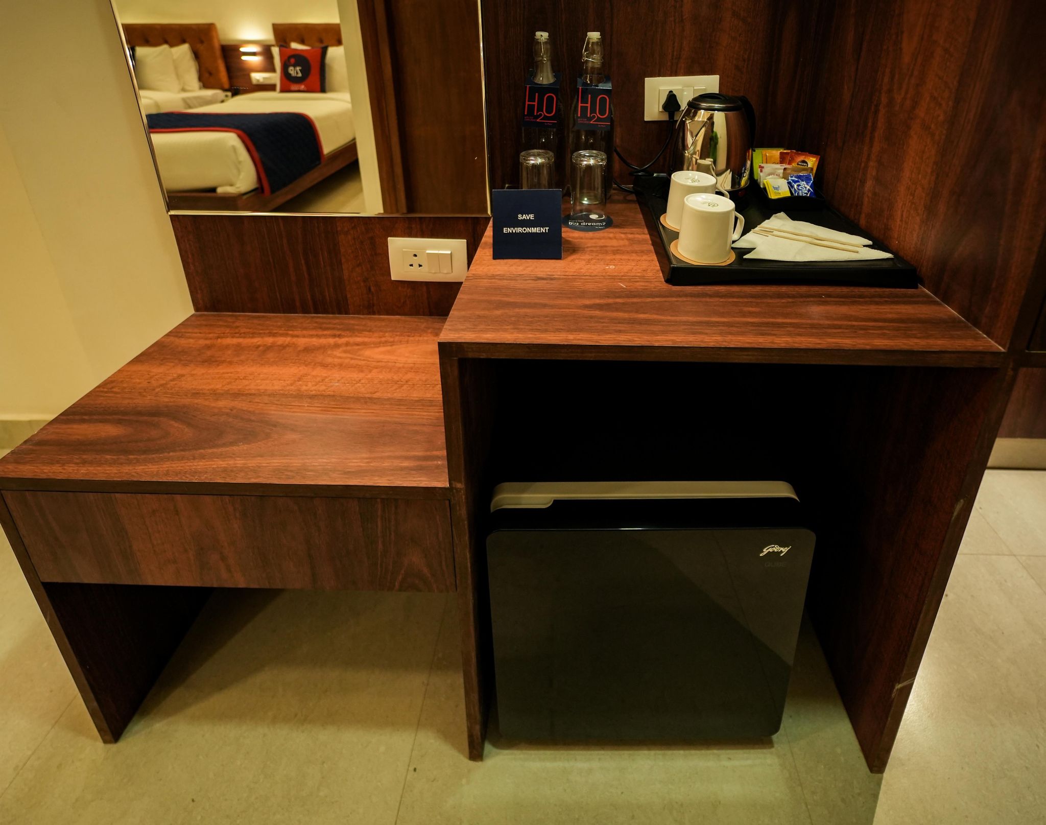 Zip By Spree Hotels Purple Orchid Superior King Room 7
