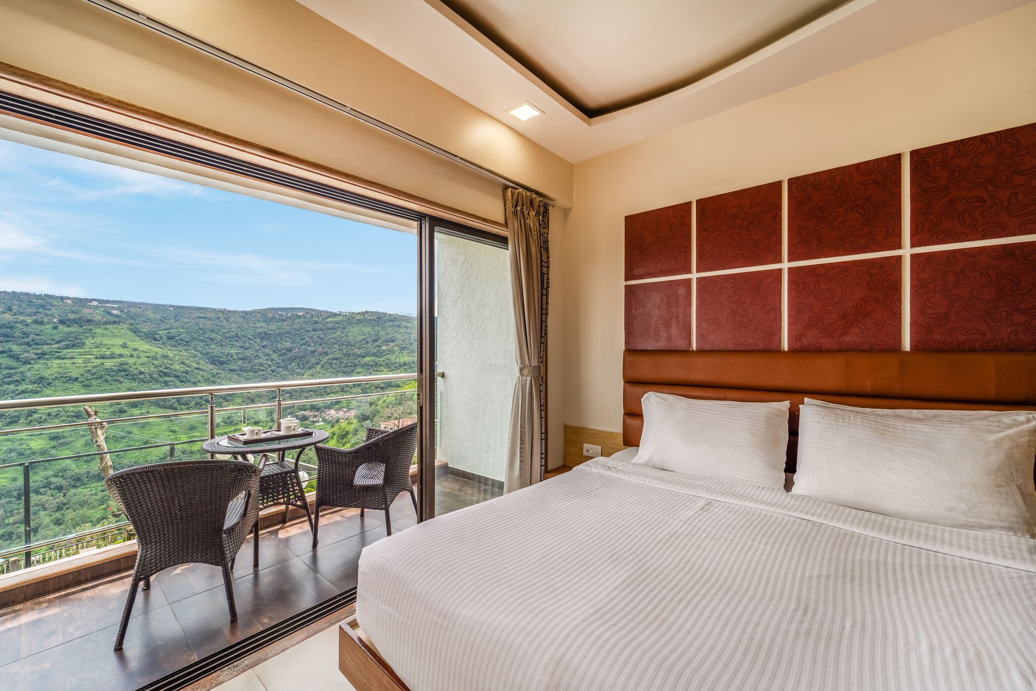 Mountain View Premier room with Balcony