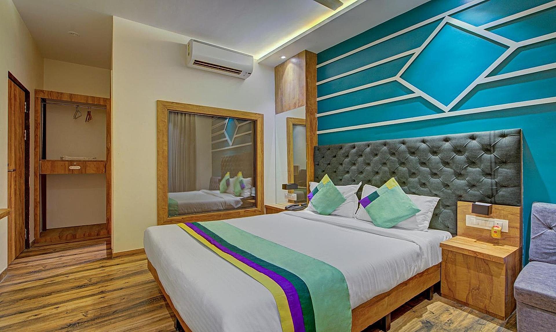 Treebo Prince Andheri East Deluxe Double Room 3