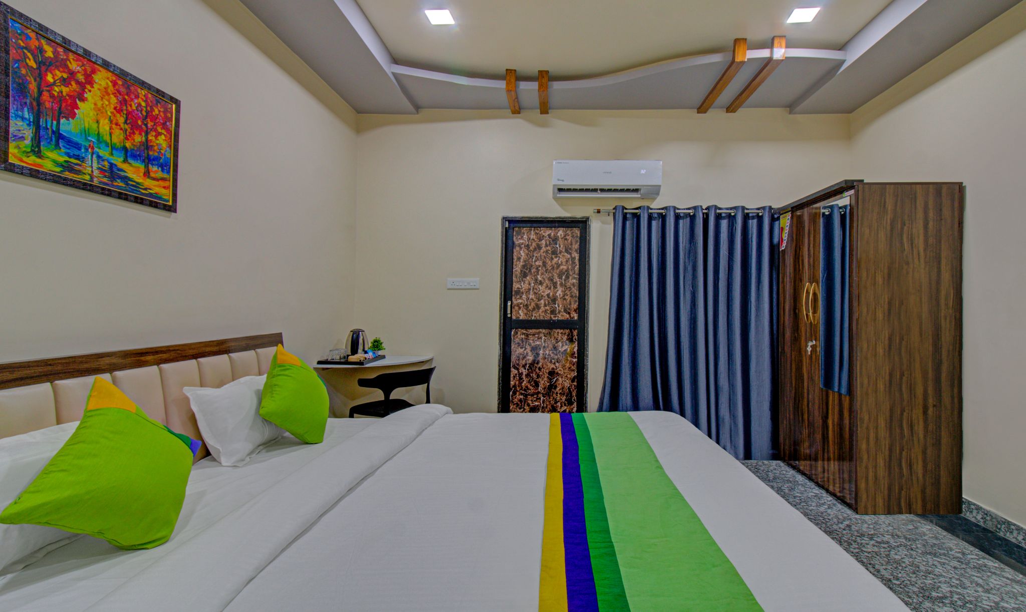 Treebo Royal, Chandrapur Standard Double Room 4