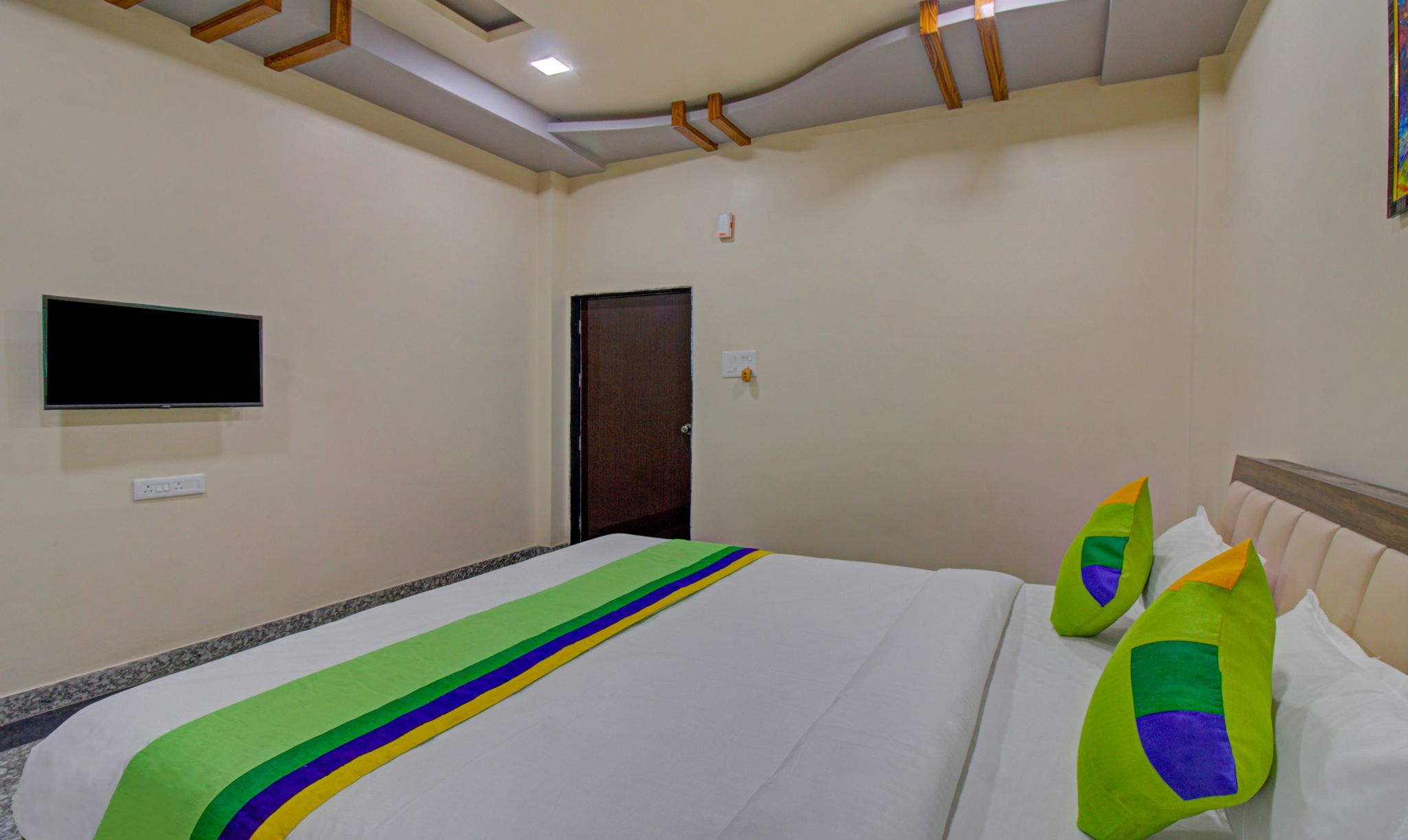 Treebo Royal, Chandrapur Standard Double Room 3