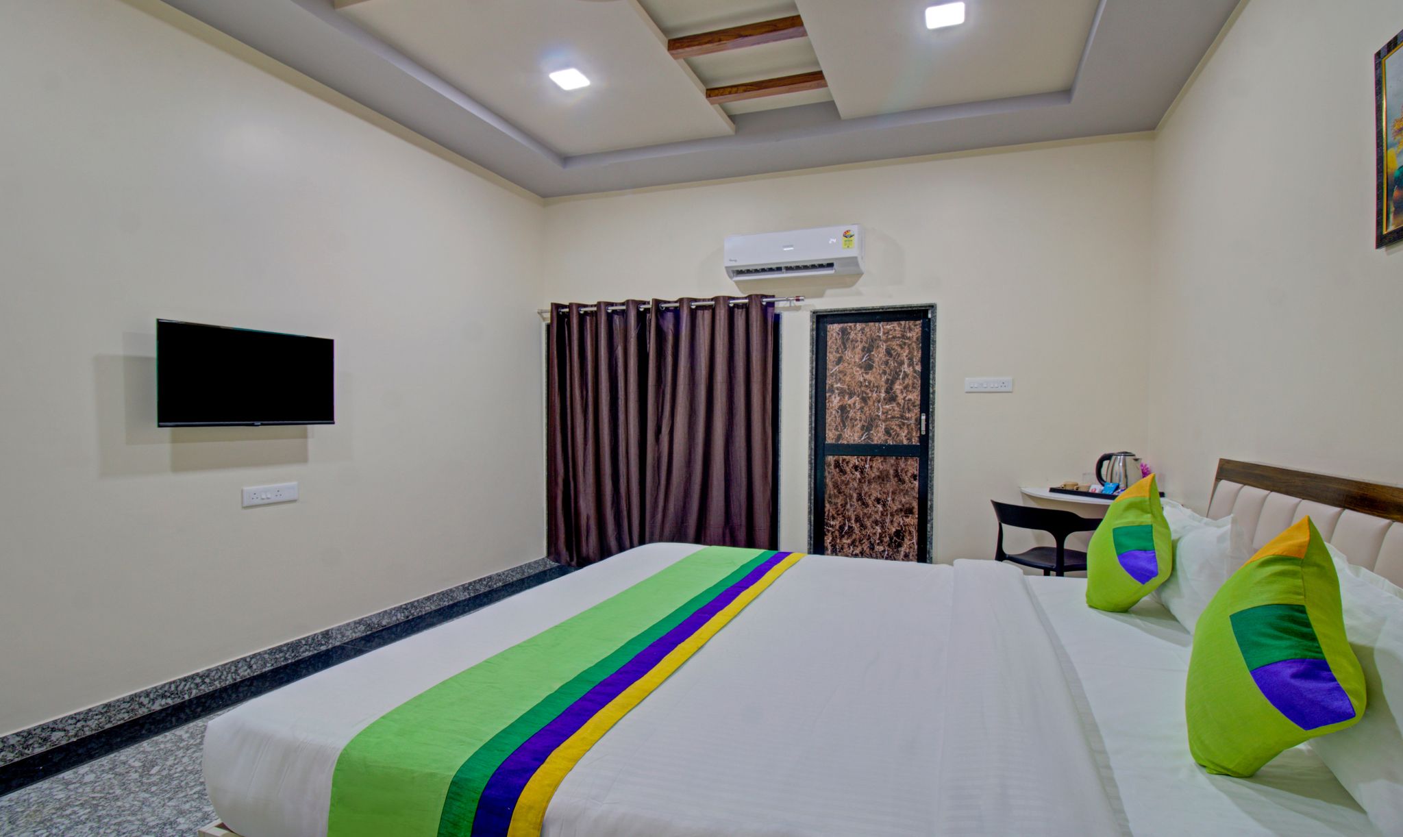 Treebo Royal, Chandrapur Standard Double Room 6
