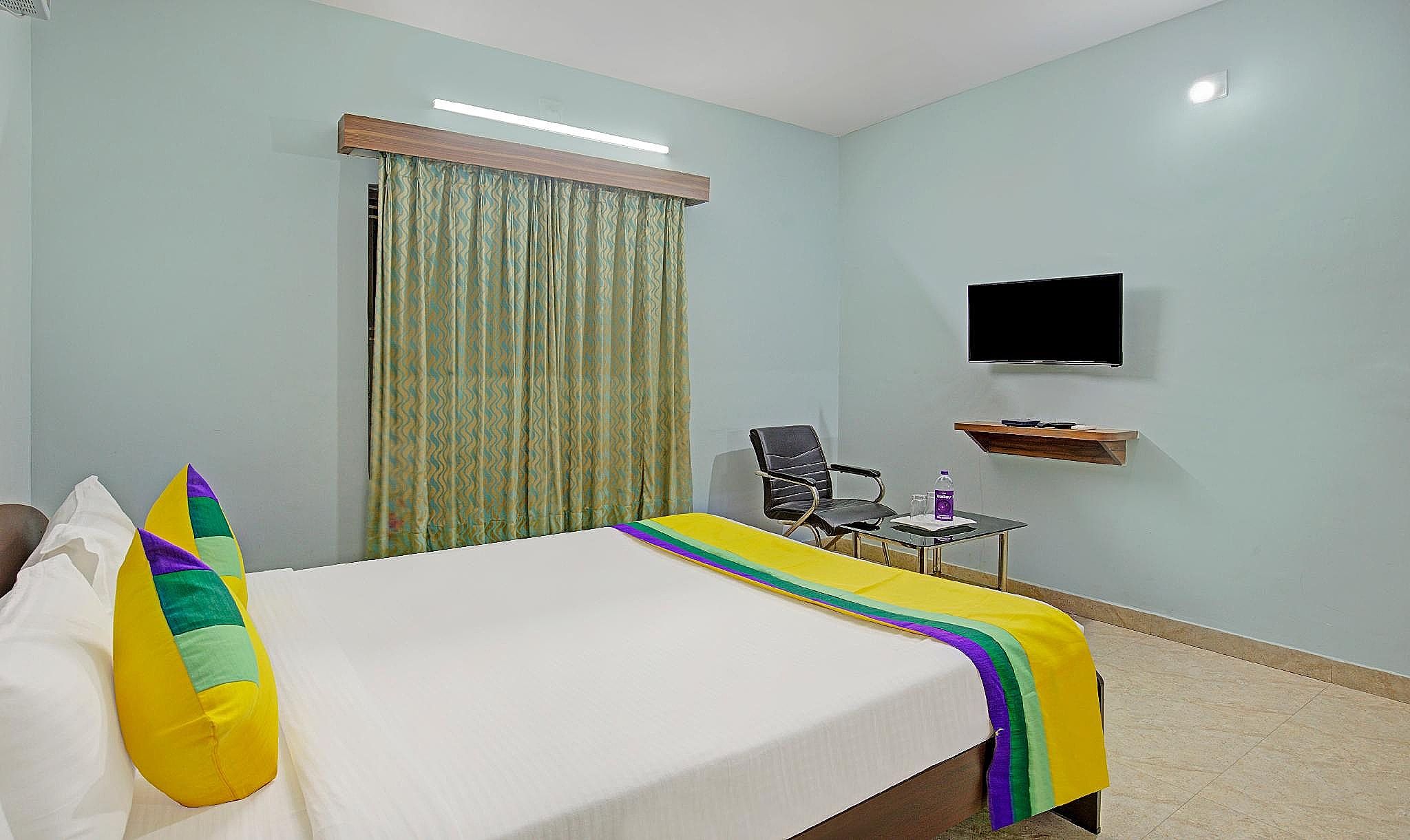 Itsy Hotels Sidhartha Residency Double Room 2