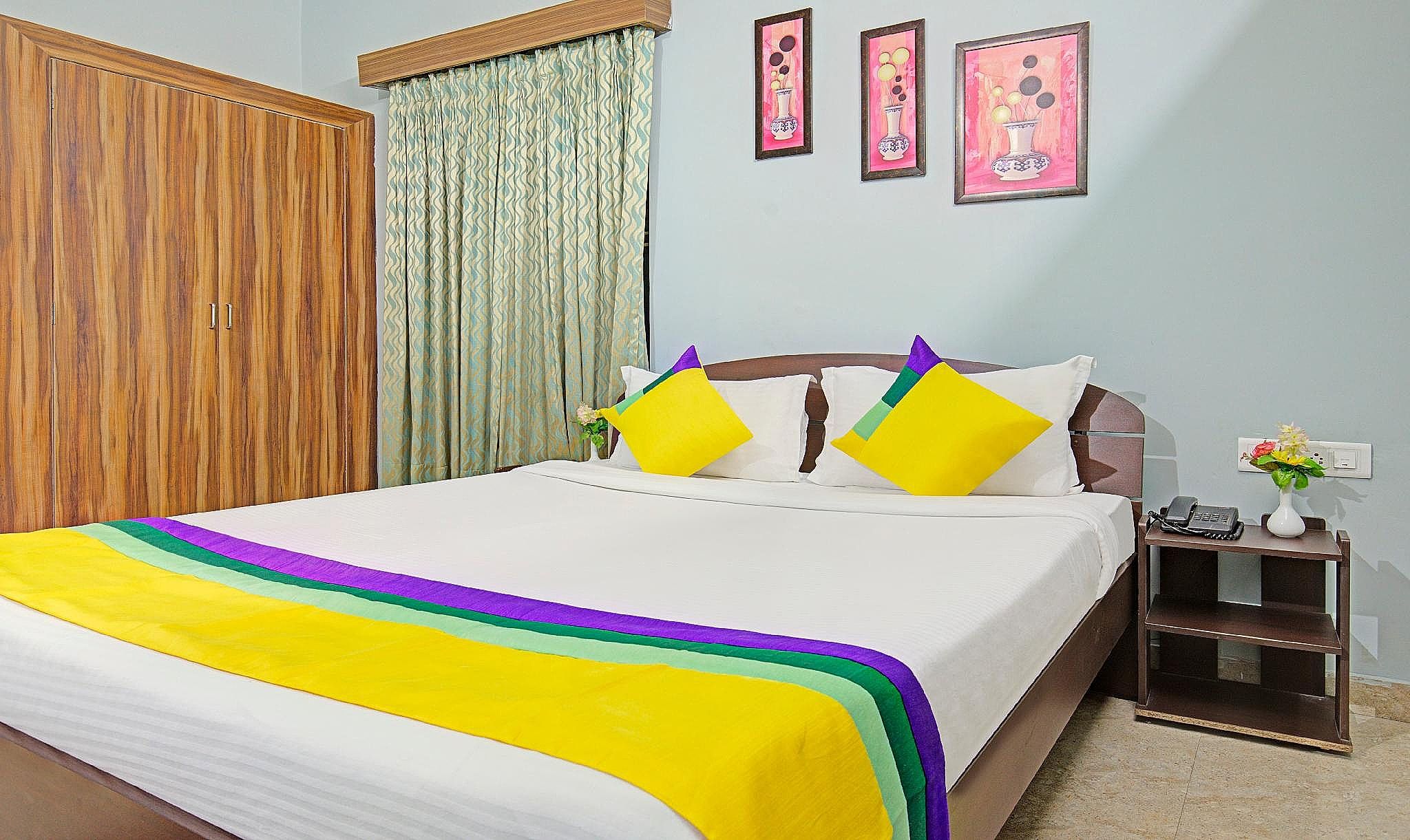 Itsy Hotels Sidhartha Residency Double Room