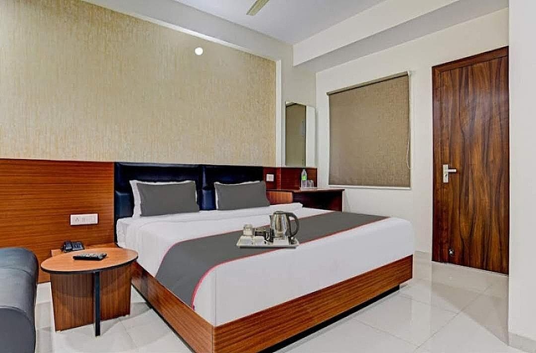 Hotel Lotus Deluxe Room 2