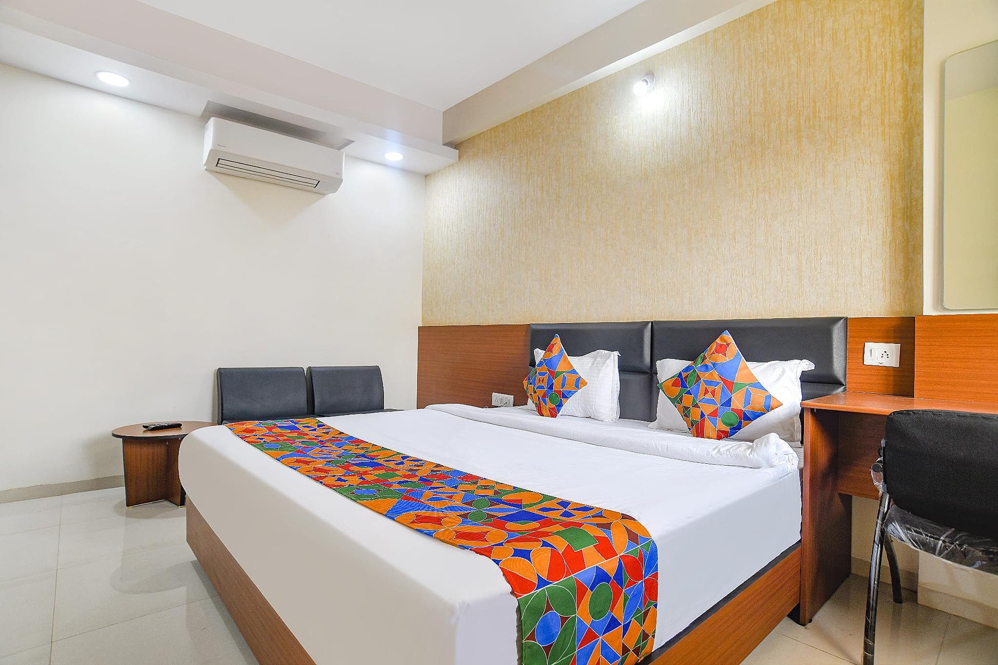 Hotel Lotus Deluxe Room 4