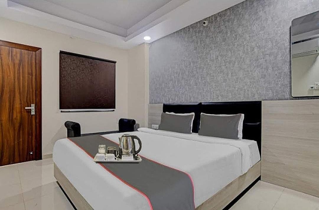 Hotel Lotus Deluxe Room 3