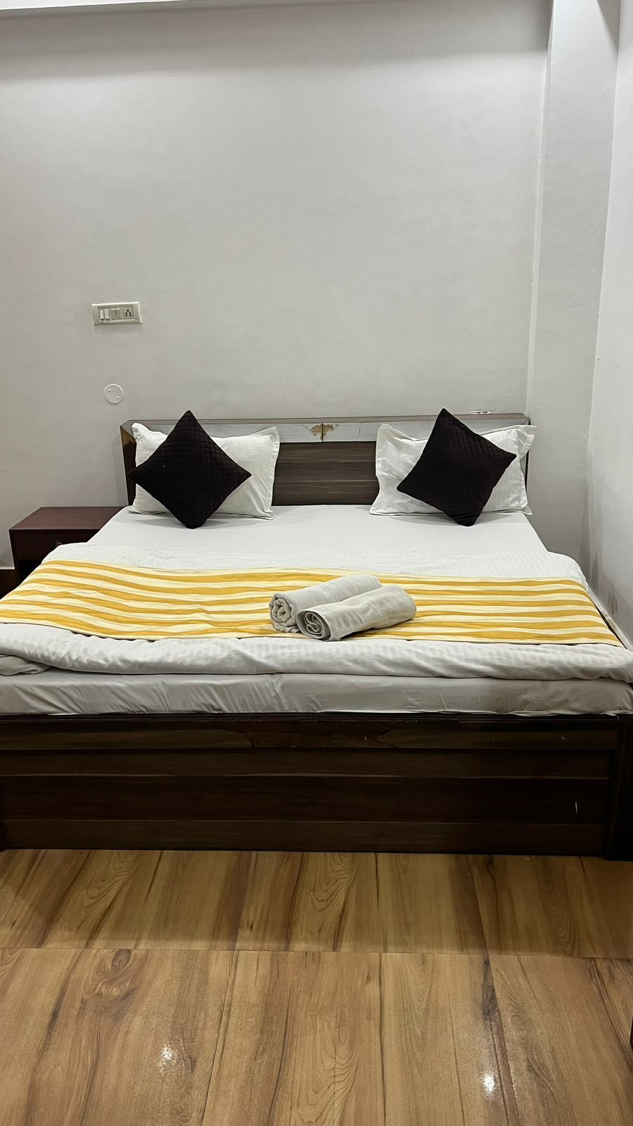 Hotel Shivam Deluxe Room 3