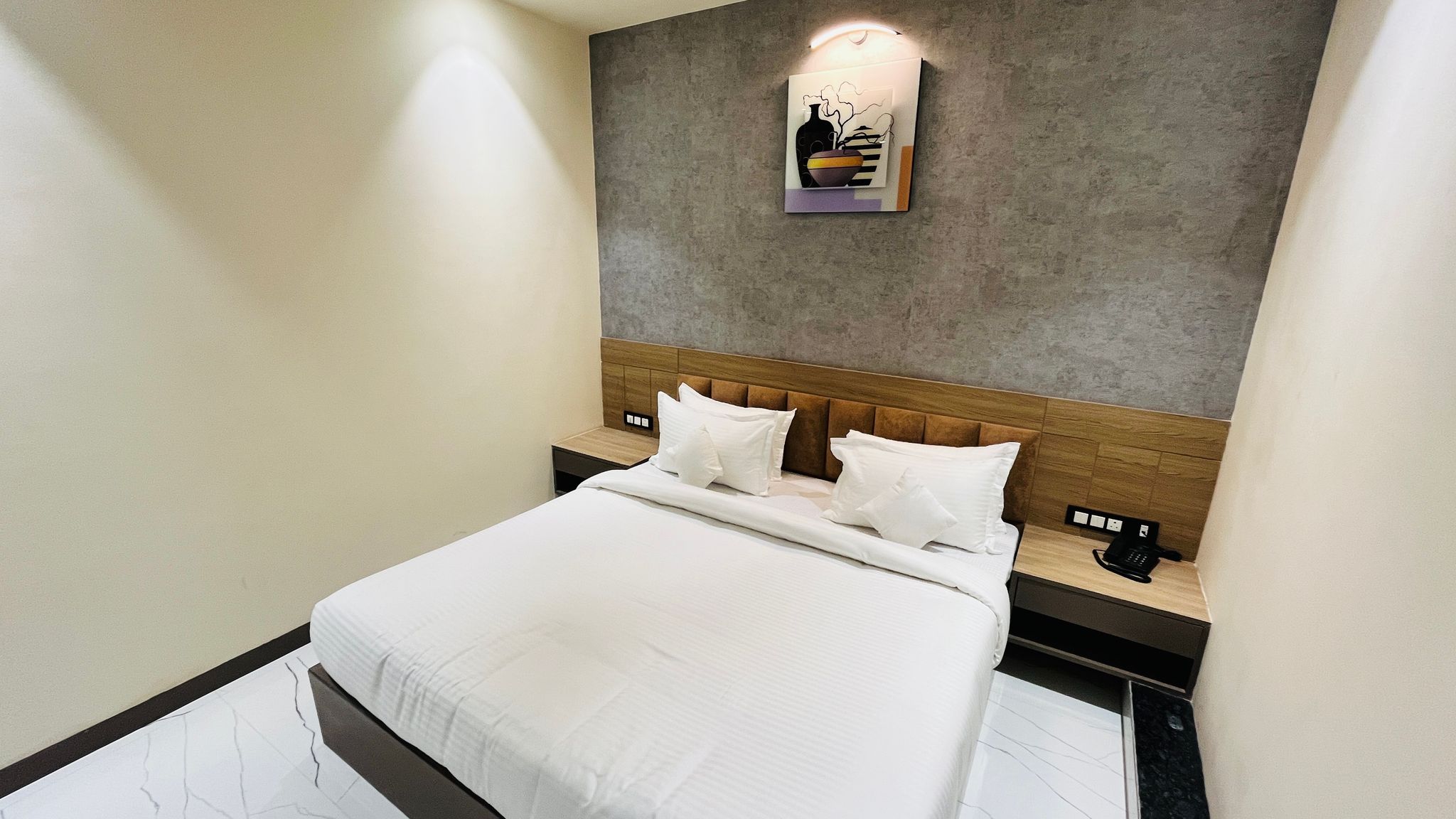 Hotel Aryavilas- A Luxury Boutique Hotel Deluxe Room,1 King Bed, Non-Smoking, Flat Screen Television, Mini Bar, In-Room Safe, Coffee Maker 2