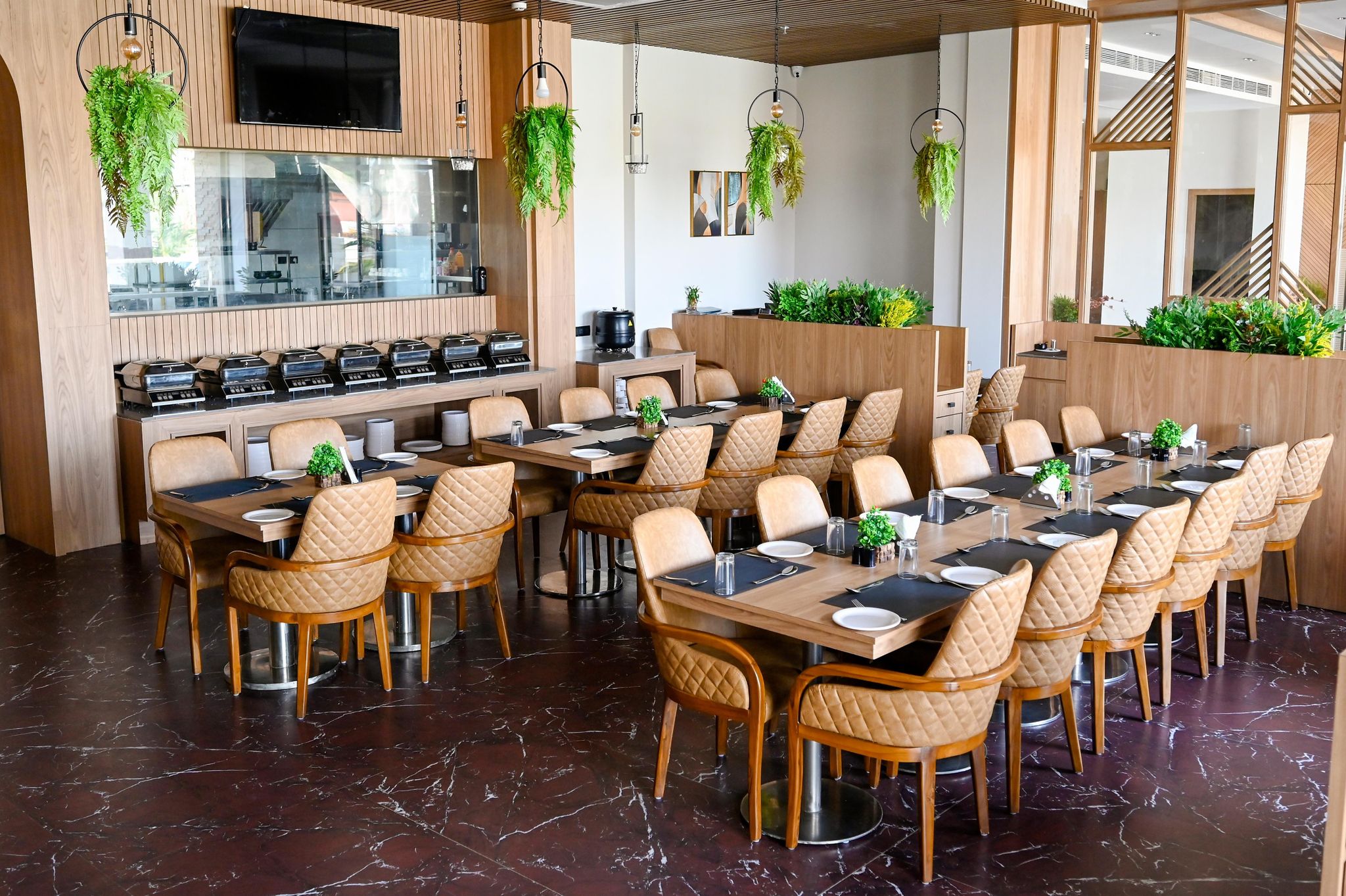 Food & Dining