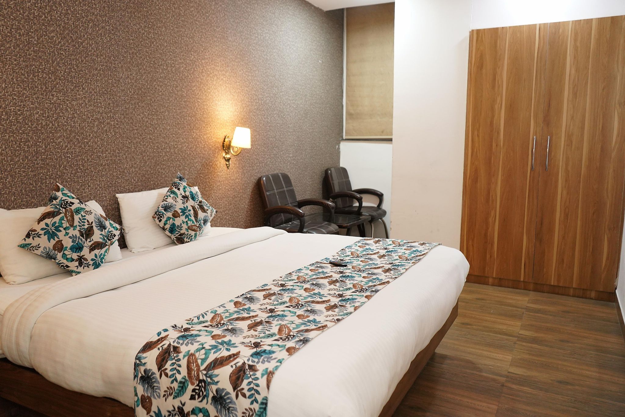 The Dwelling Paradise Executive Room 8