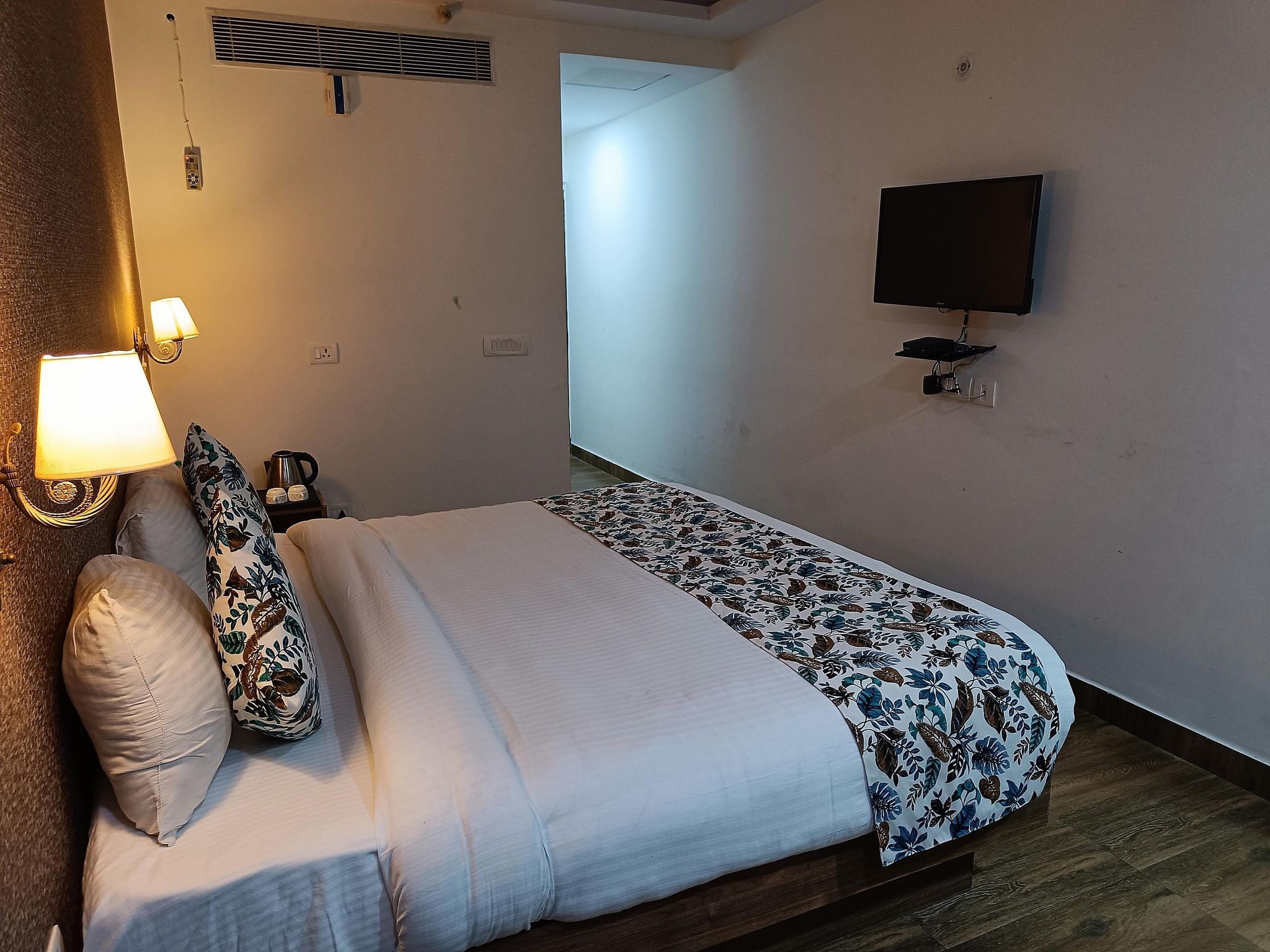 The Dwelling Paradise Executive Room 14