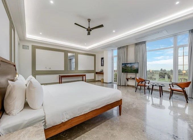 Highland Club Kolhapur Premium Room 3