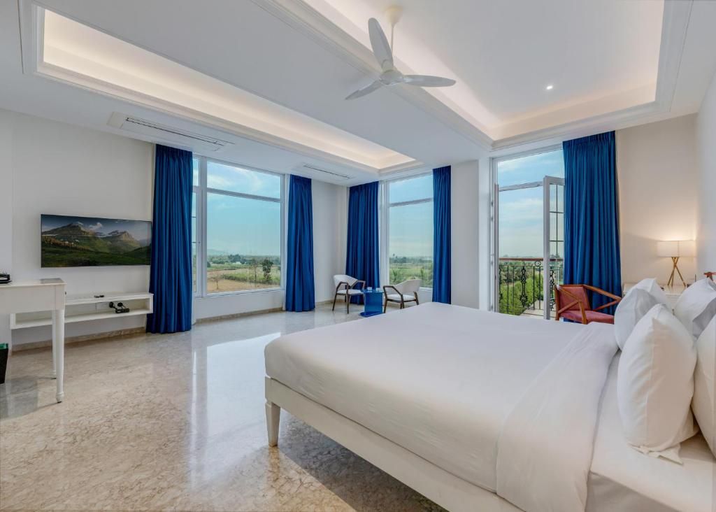 Highland Club Kolhapur Premium Room 5