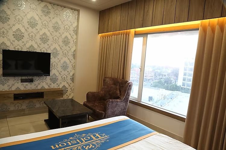 Deluxe Double Bed Room