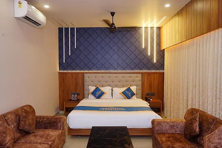 Hotel Holiston Luxury Double Bed Room 2