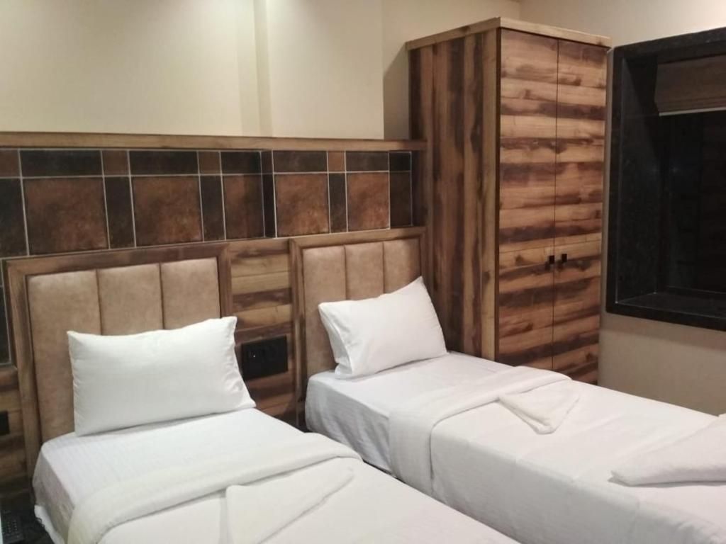 Laxman Residency Deluxe Double AC 3