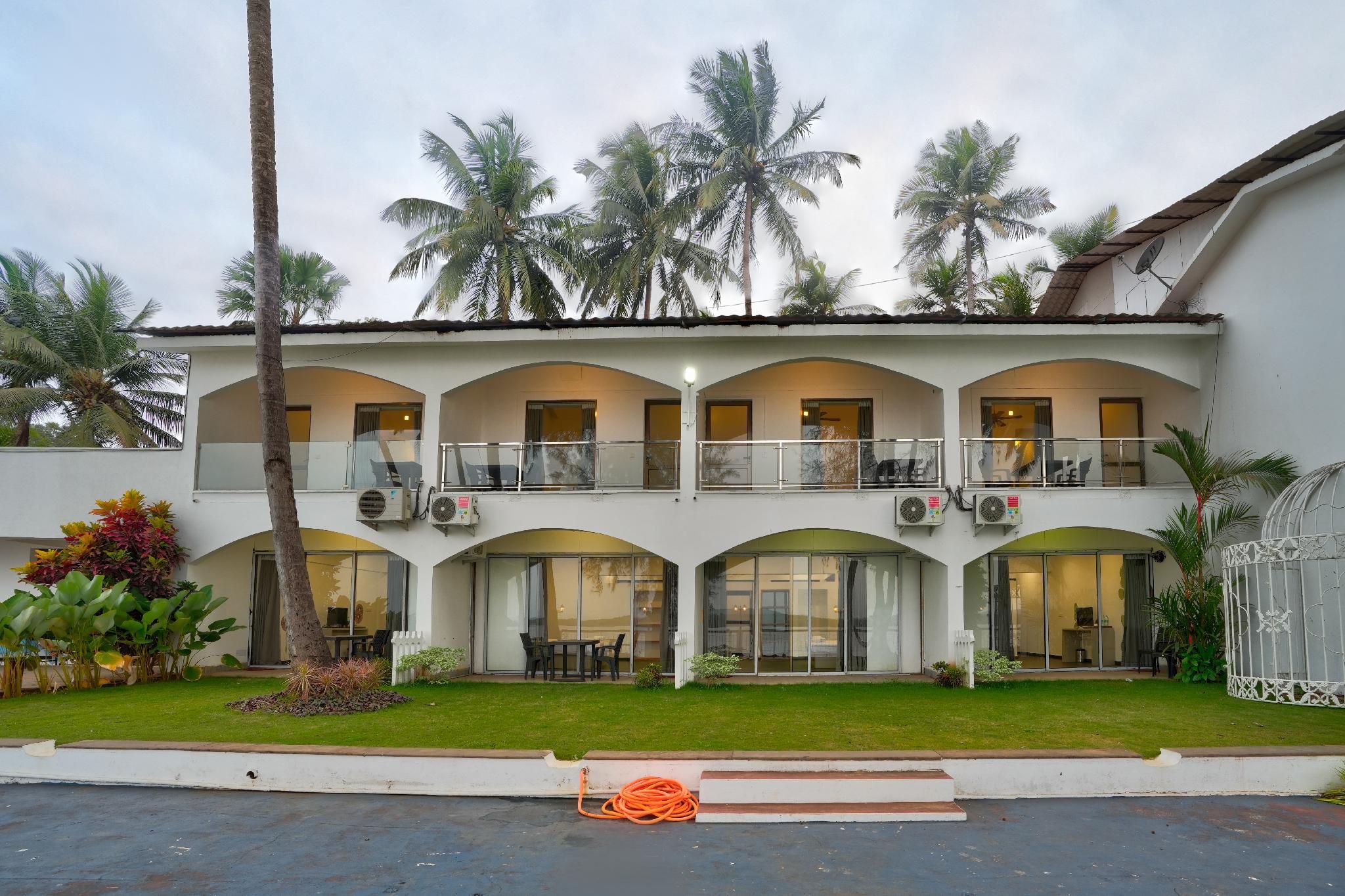 Blu Missel By The River