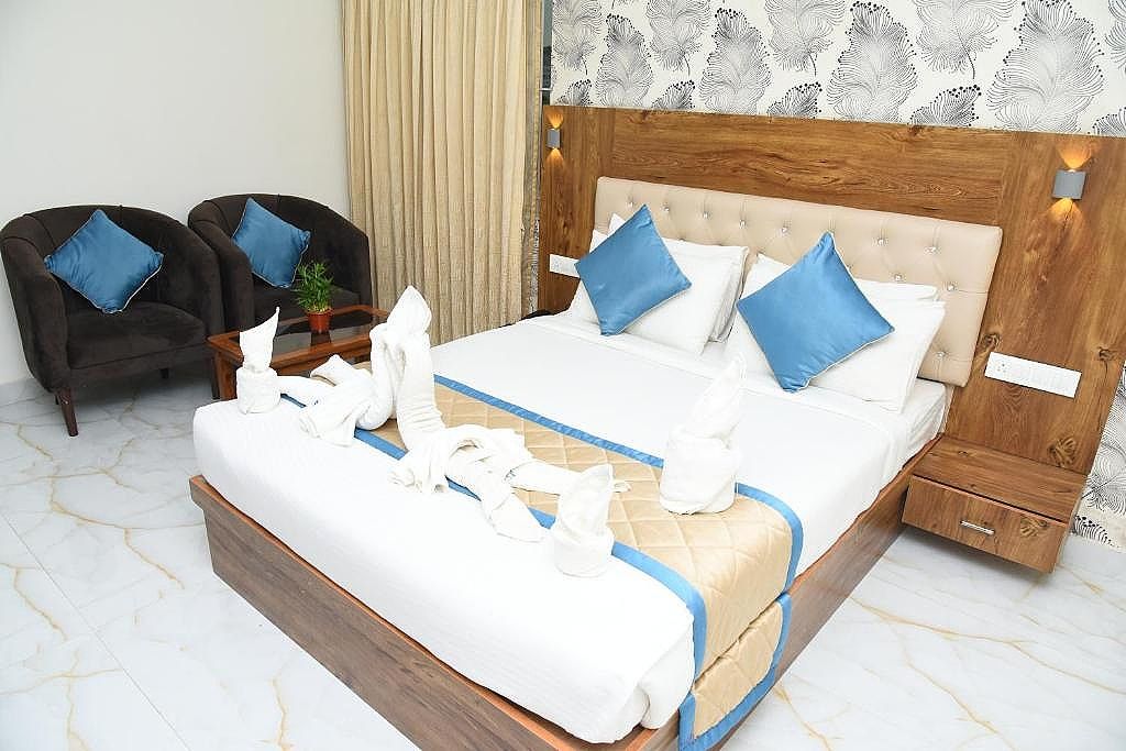Hotel Spectra Bangalore Airport Deluxe Room 3