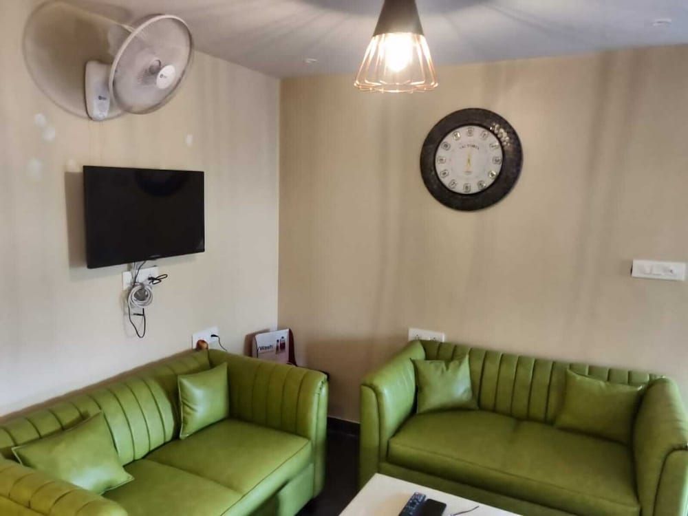 The Republic  Deluxe Room 13