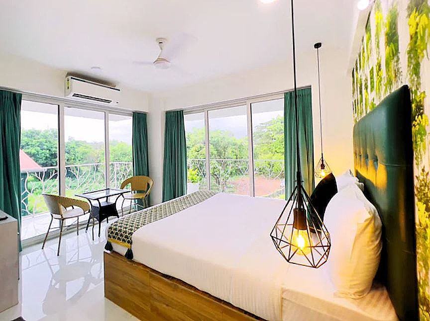 Luxury Room (Pool View)