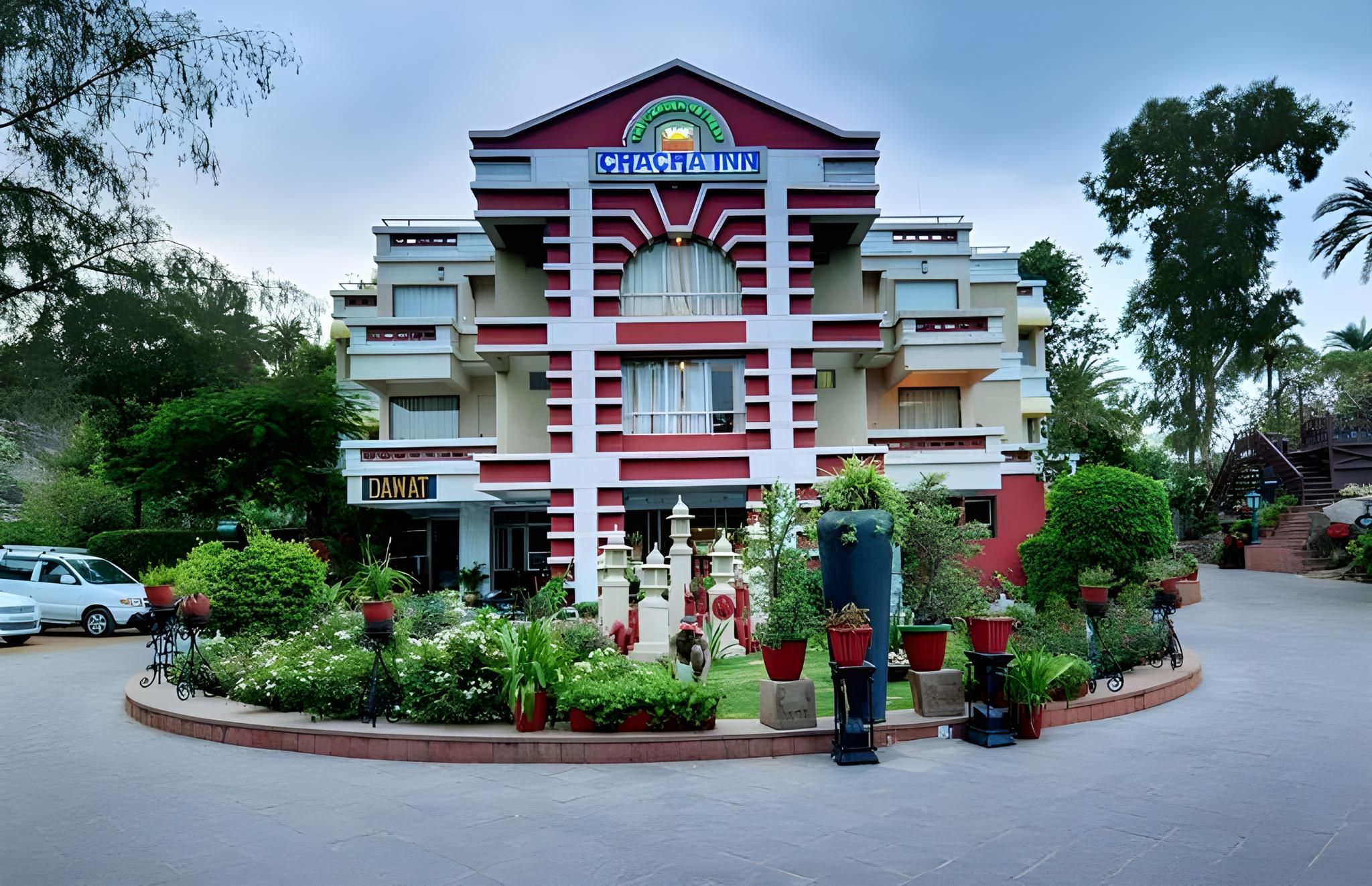 Chacha Inn The Garden Retreat