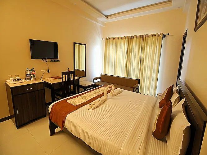 Superior Hill view with Balcony