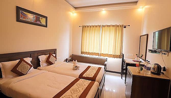 Platinum Royal Excellency Deluxe Twin Bed