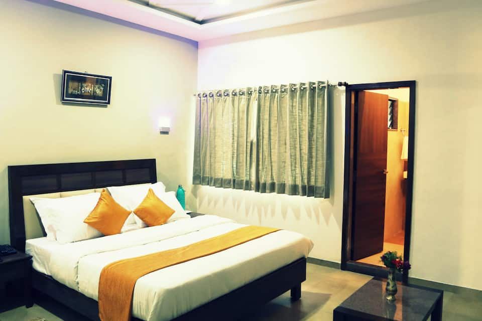 Achal Resort Deluxe AC Room 6