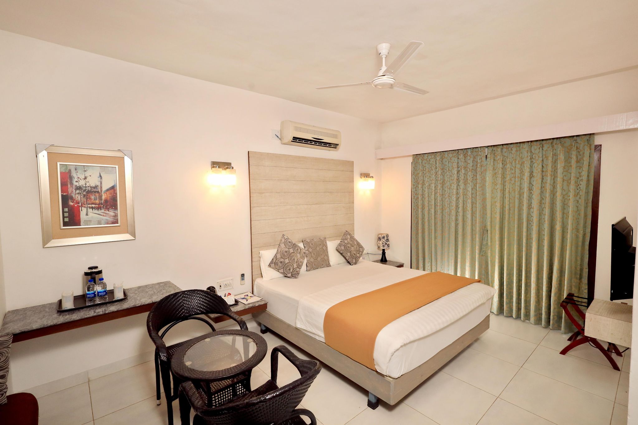 Hummingbird Resort Deluxe Room (Back side forest view, Second Floor)