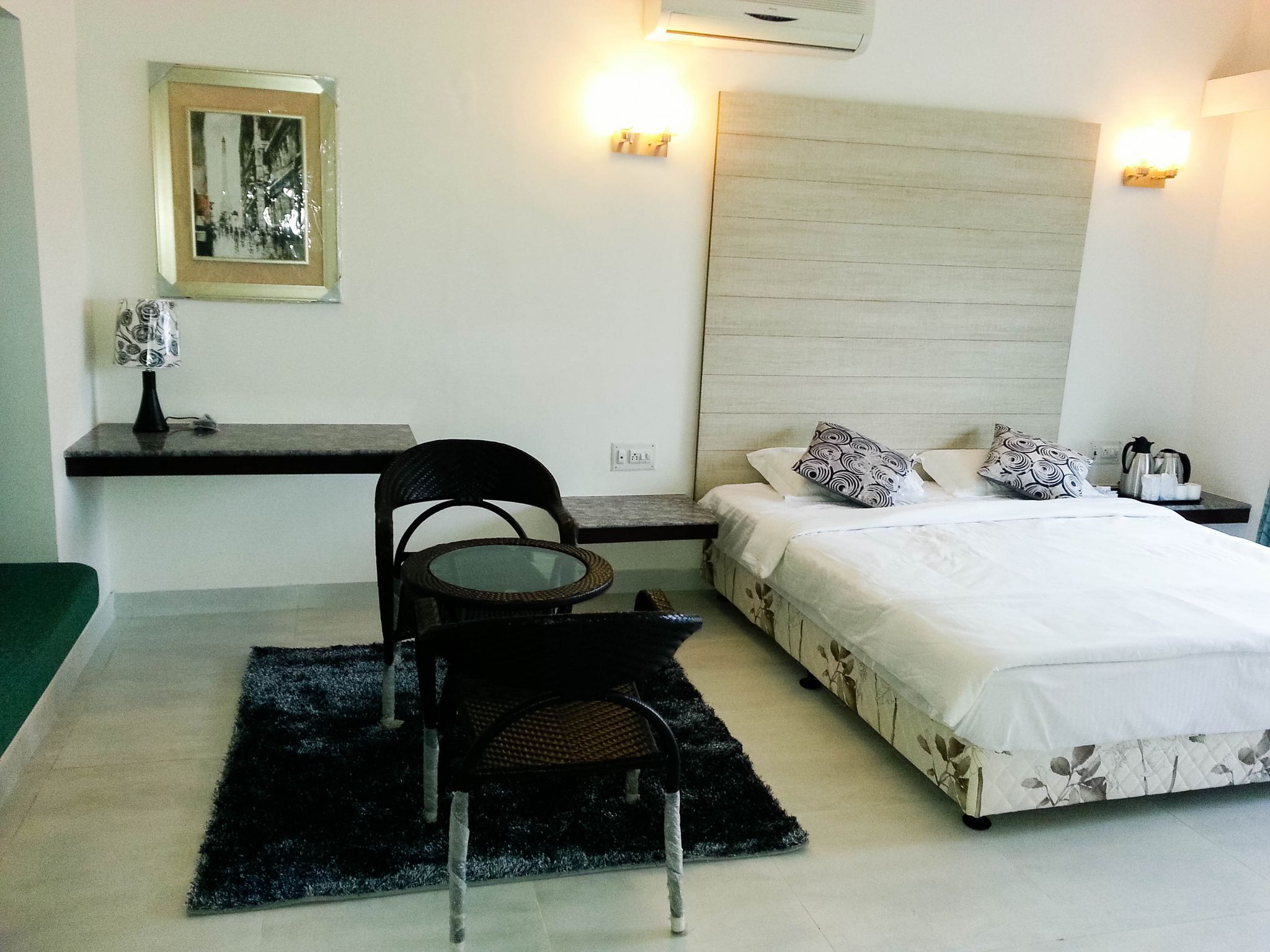 Hummingbird Resort Deluxe Room (Back side forest view, Second Floor) 2