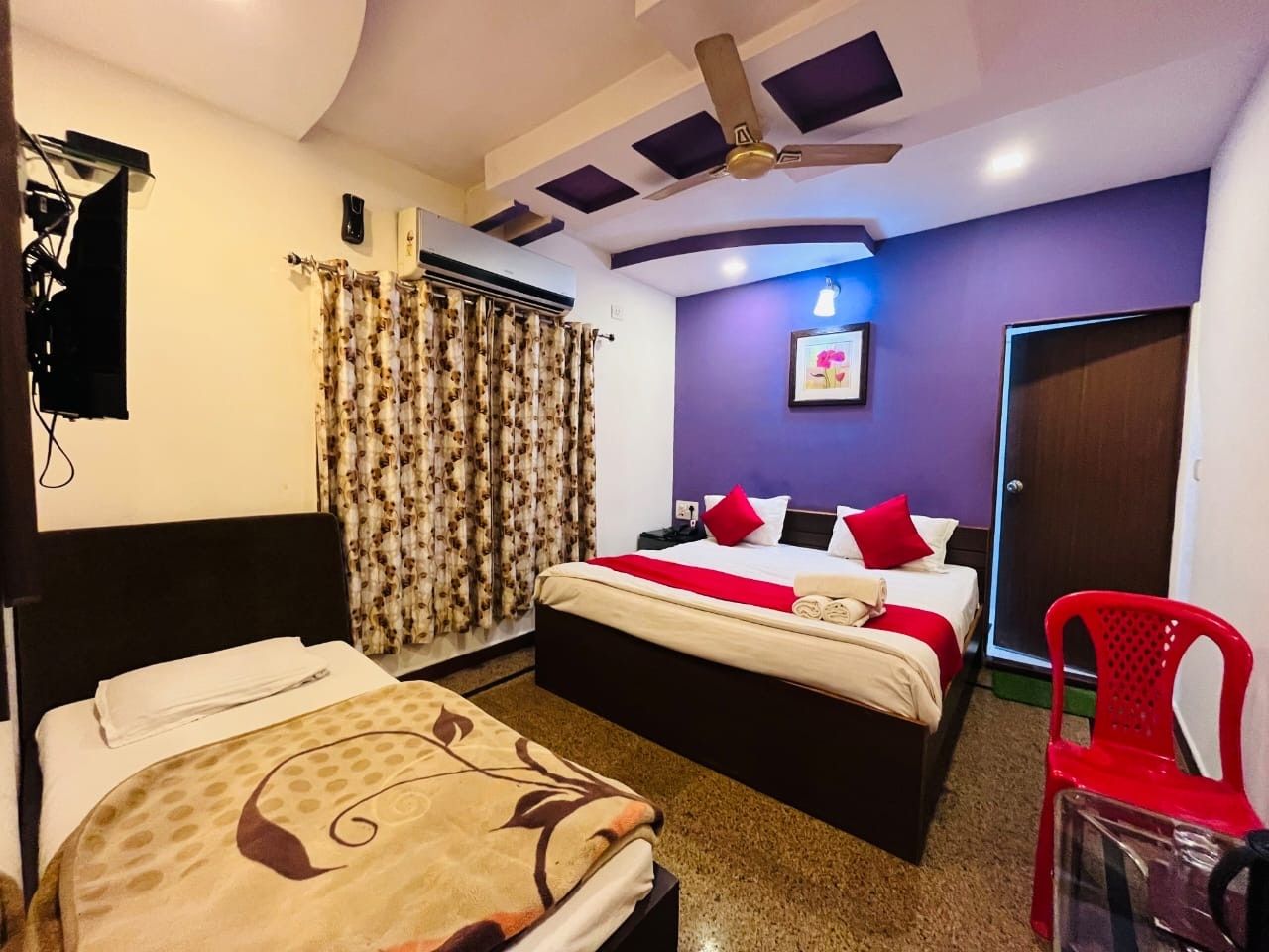 Deluxe Triple Bed AC Room