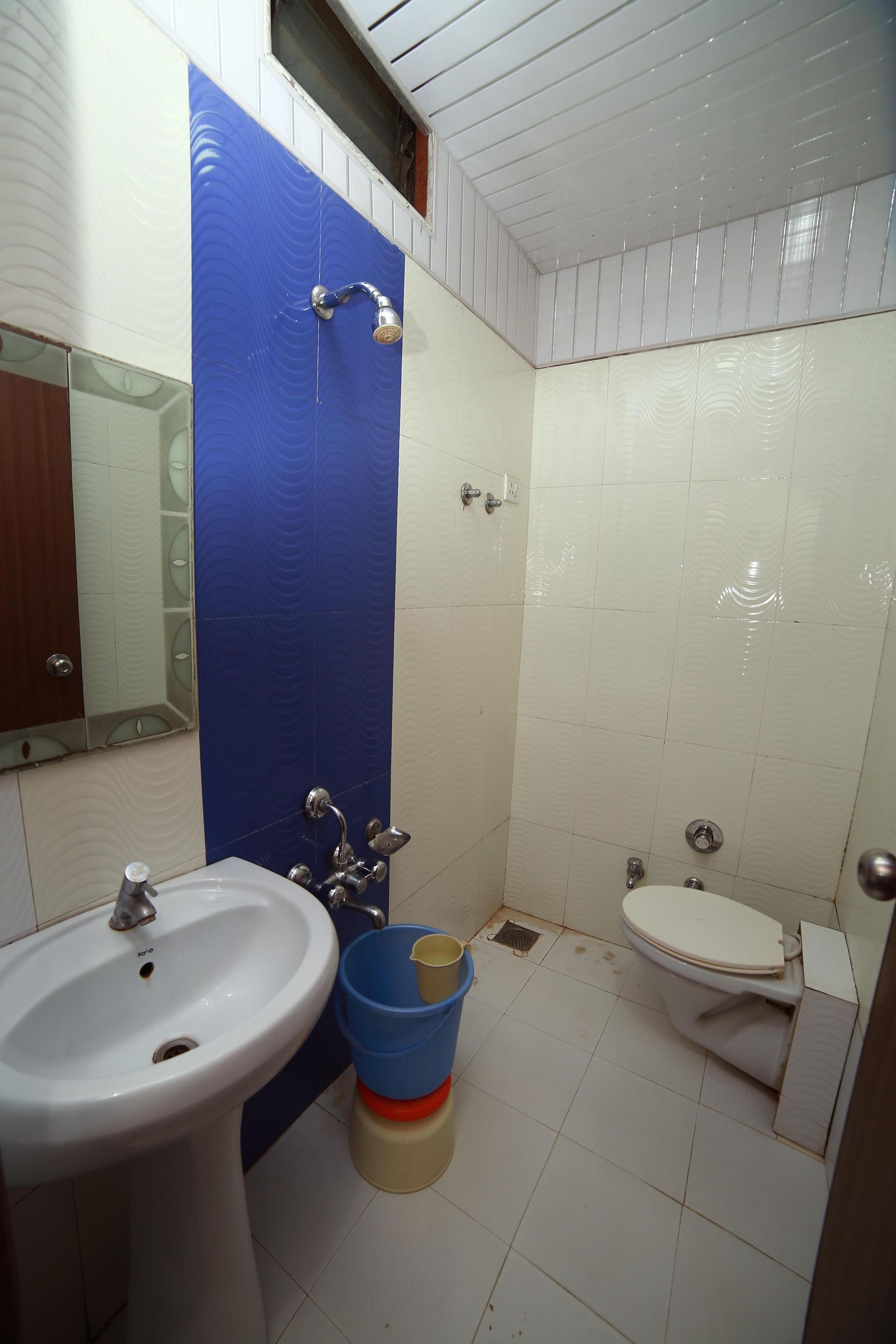 Deluxe Triple Bed AC Room