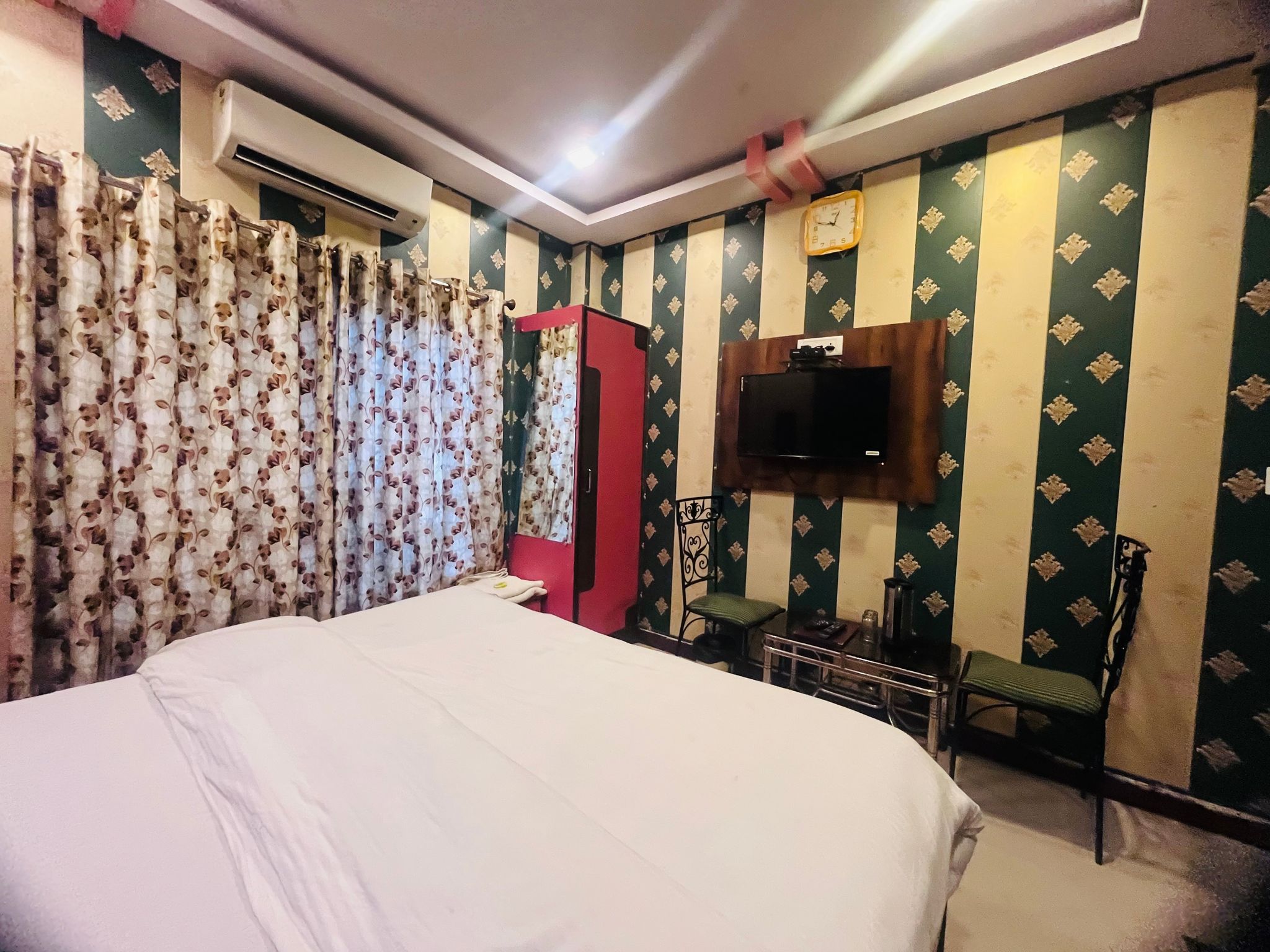 Deluxe AC Room