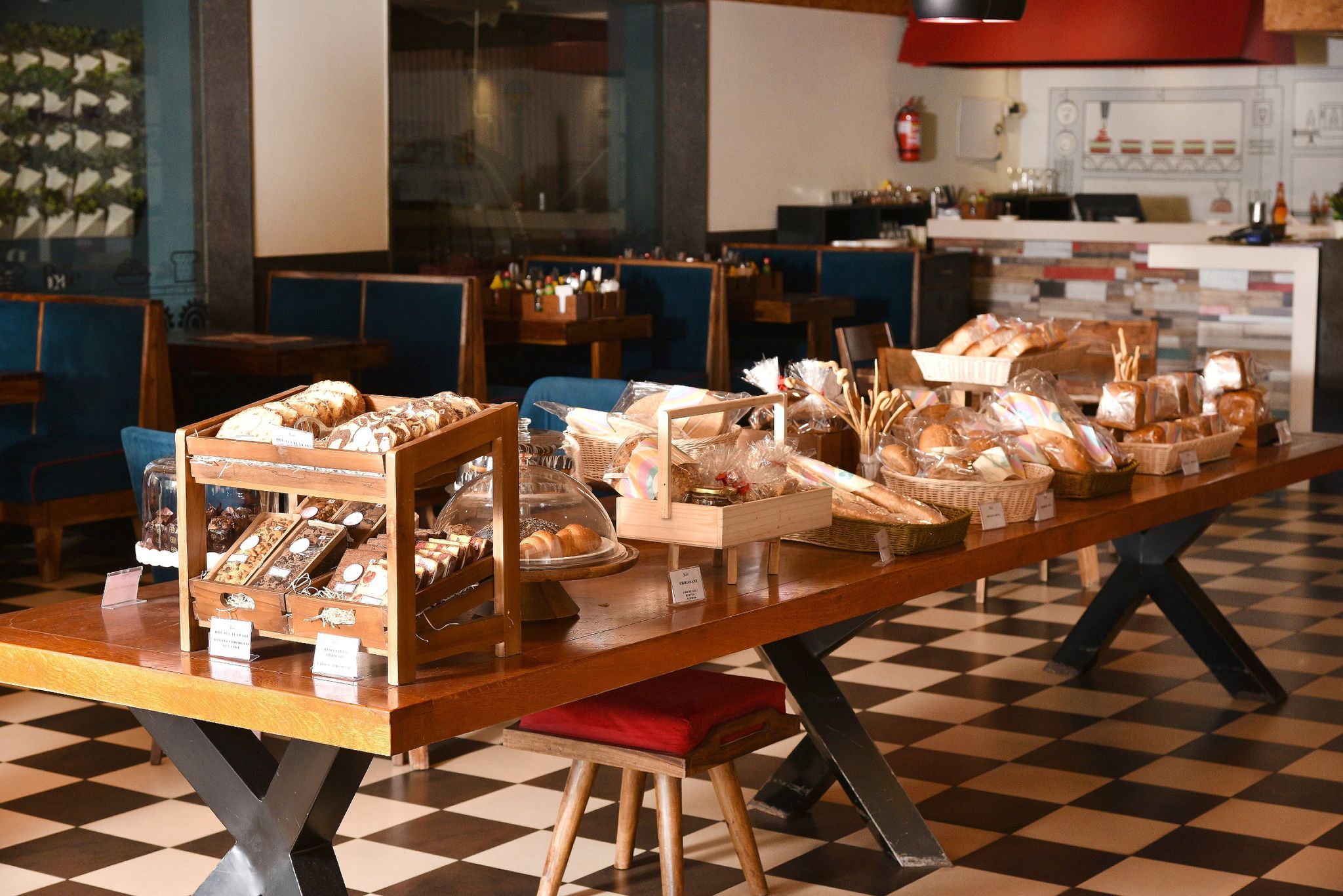 Food & Dining