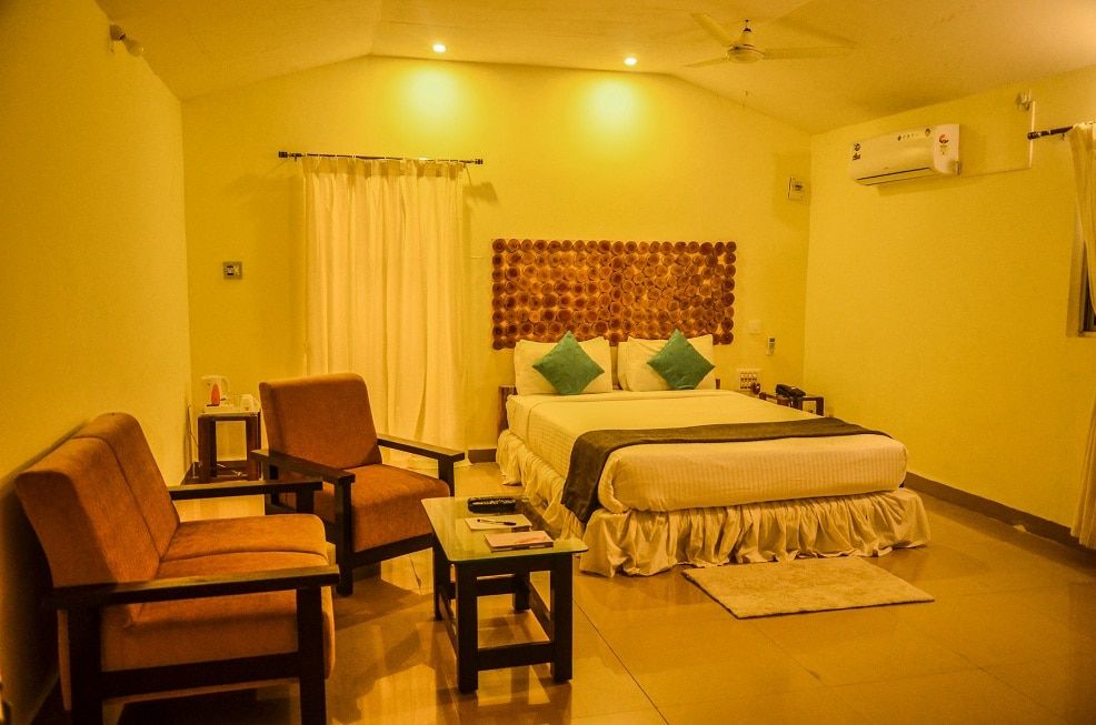 Century Resort, Dandeli Lake View Cottage with Balcony 7