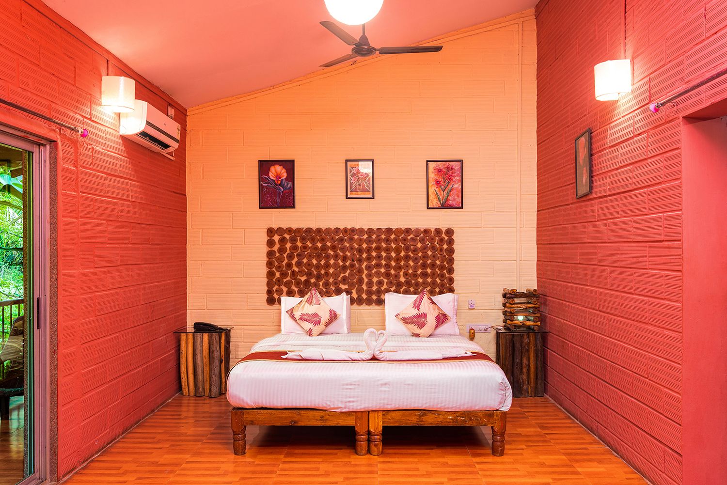 Century Resort, Dandeli Lake View Cottage with Balcony 8