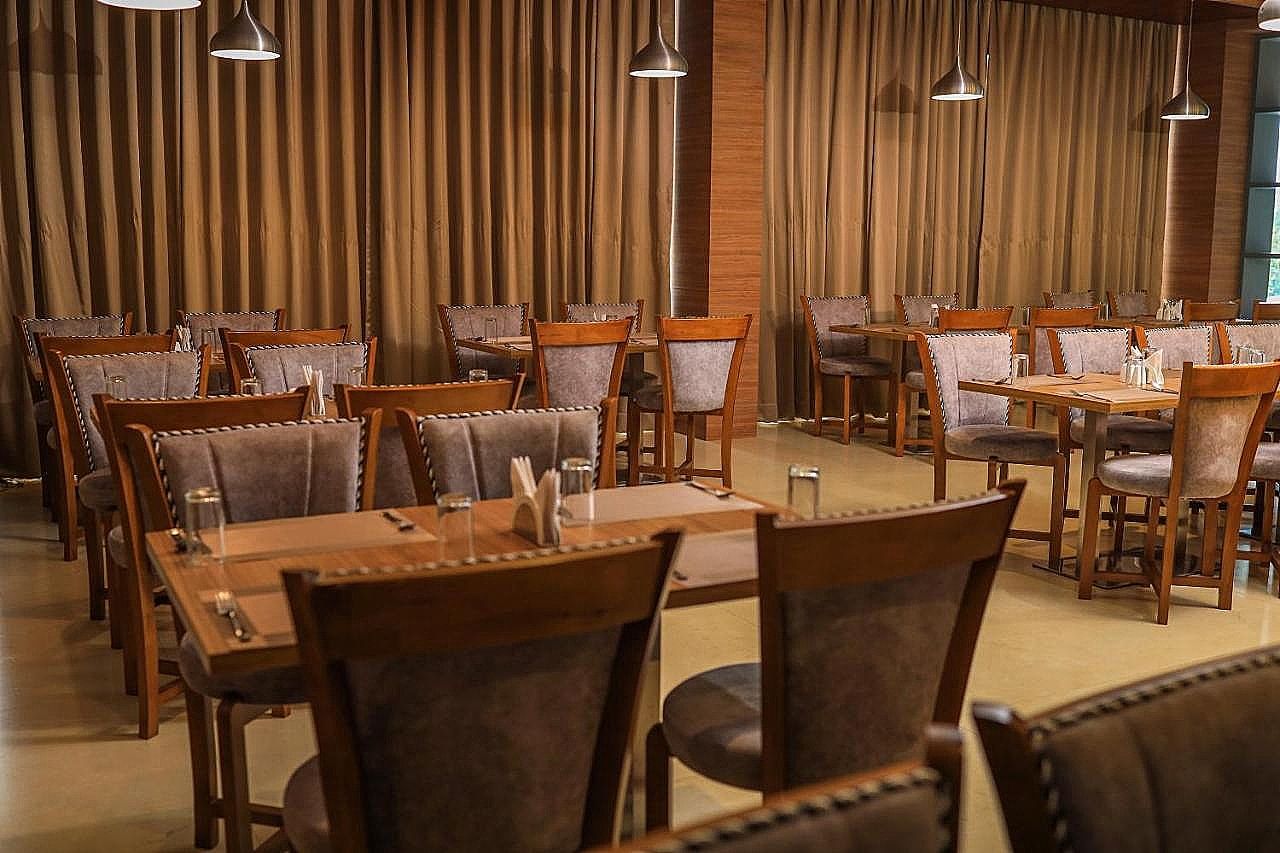 Food & Dining