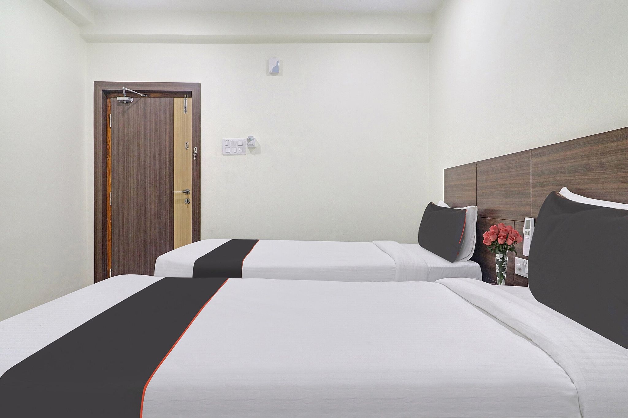 Super Townhouse Kondapur Near Botanical Garden Formerly RRR Inn Classic 8