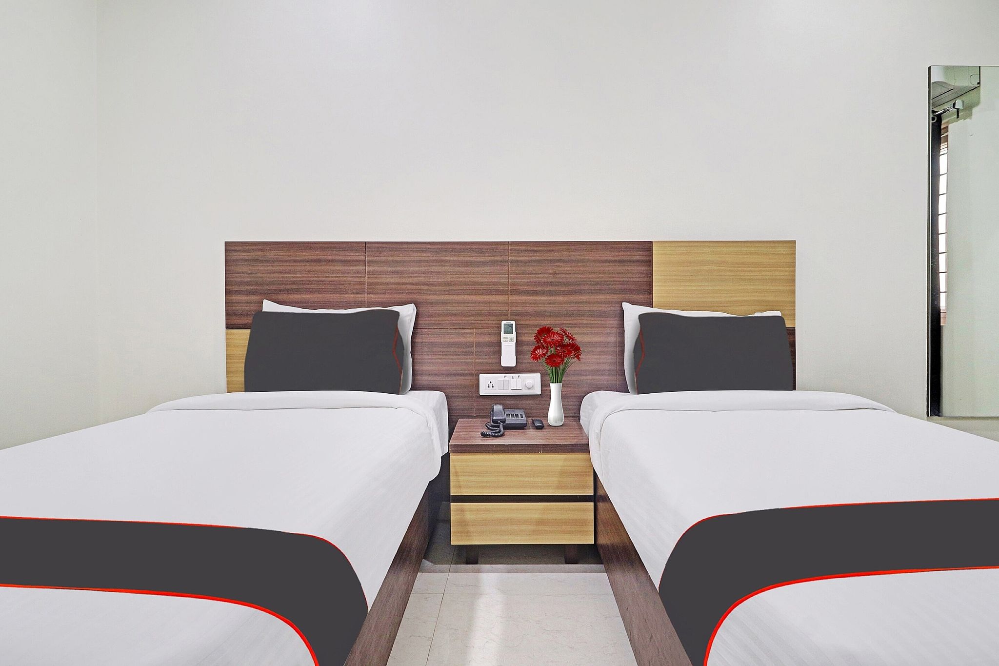 Super Townhouse Kondapur Near Botanical Garden Formerly RRR Inn Classic 7