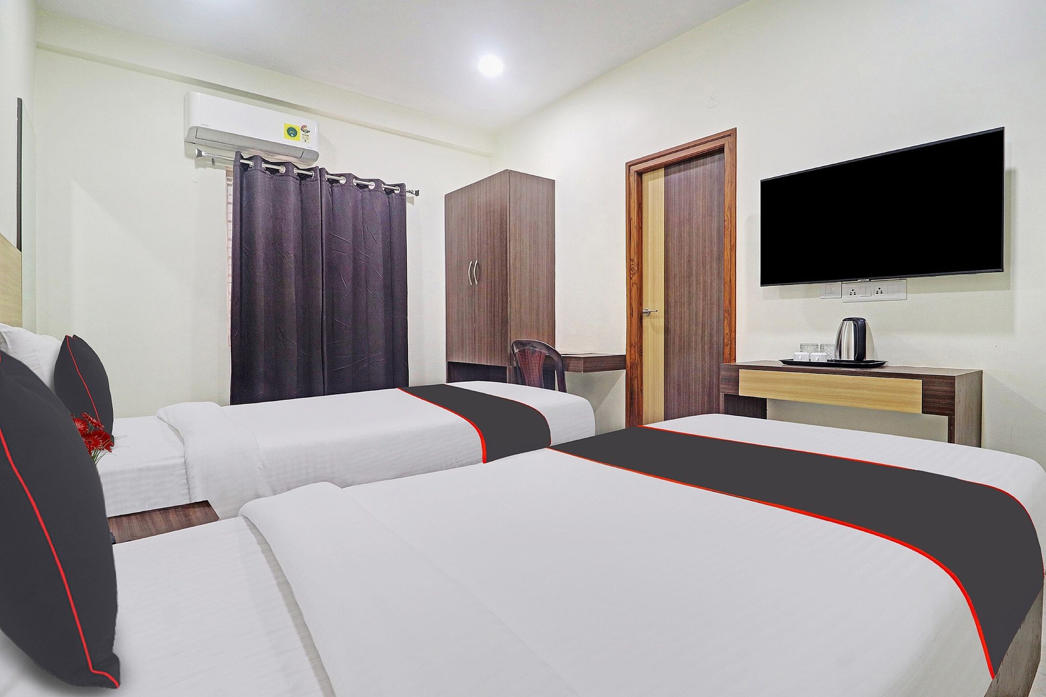 Super Townhouse Kondapur Near Botanical Garden Formerly RRR Inn Classic 3