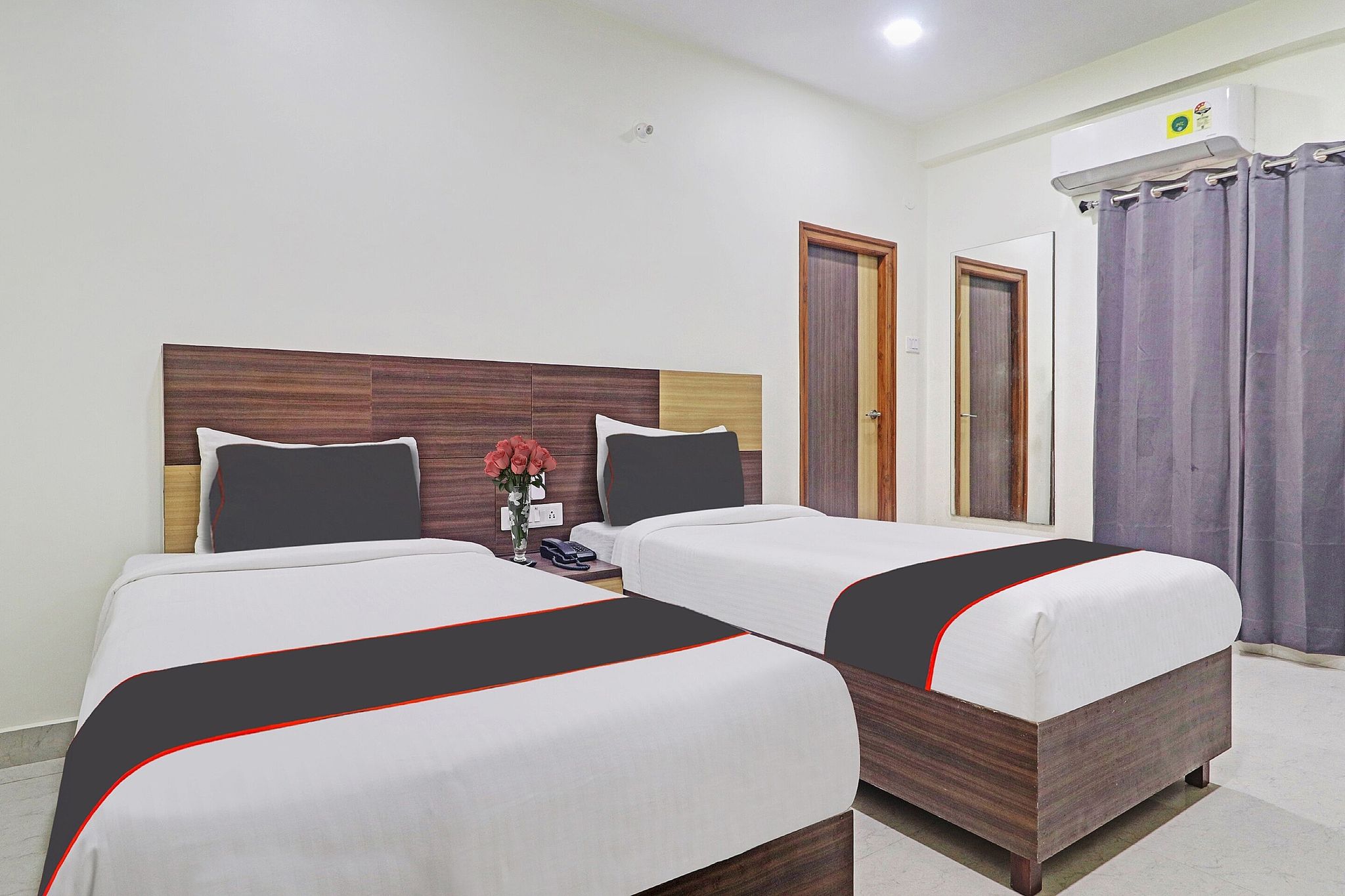 Super Townhouse Kondapur Near Botanical Garden Formerly RRR Inn Classic