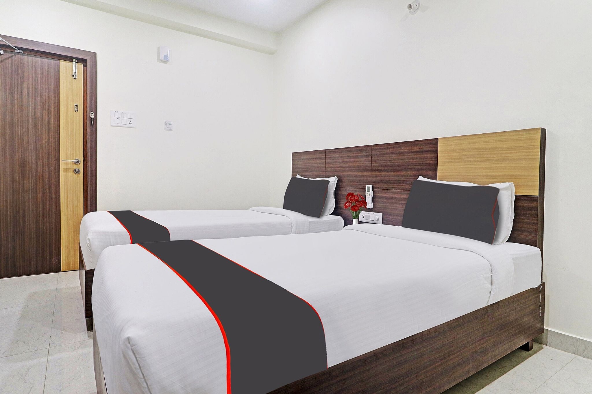 Super Townhouse Kondapur Near Botanical Garden Formerly RRR Inn Classic 5