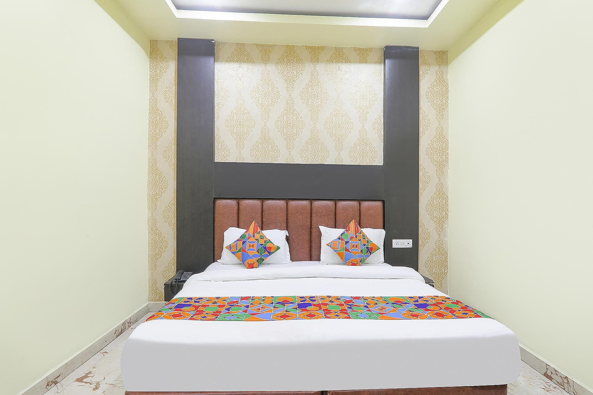 FabExpress GS Residency Deluxe Room 5