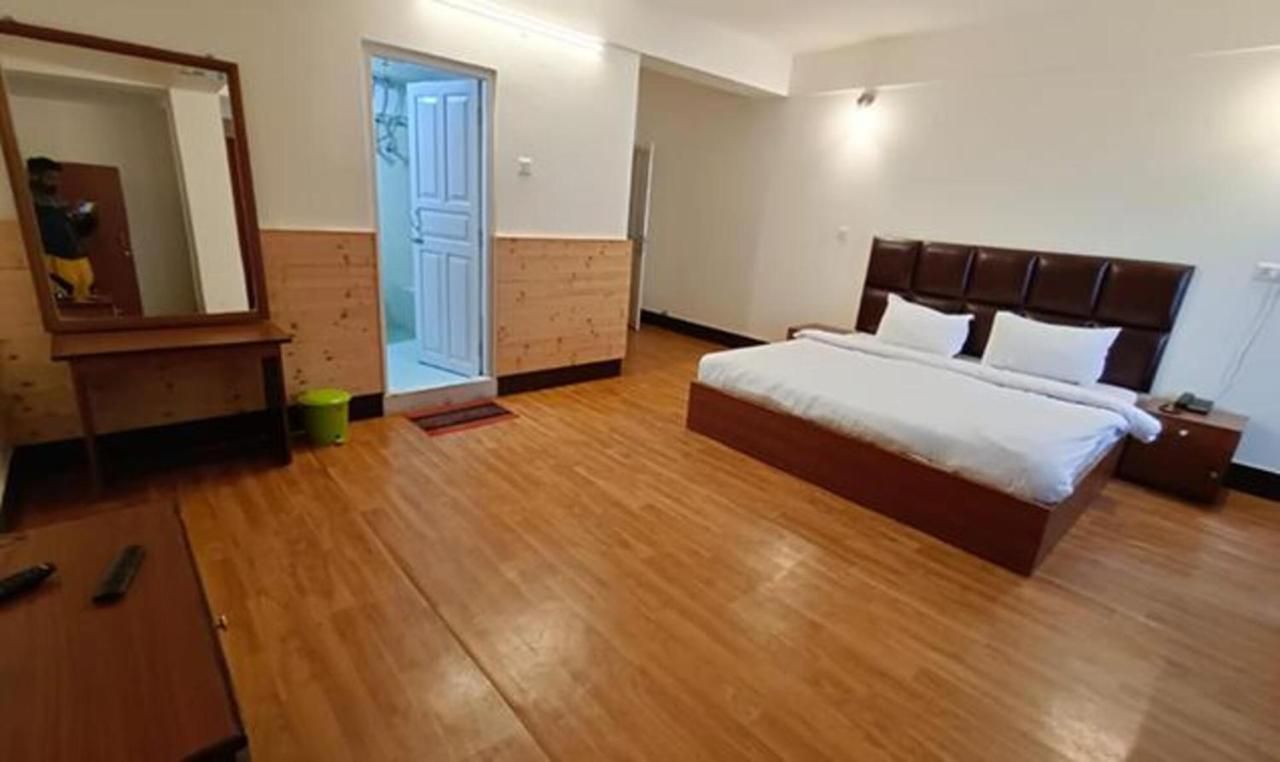 FabHotel Maitreya