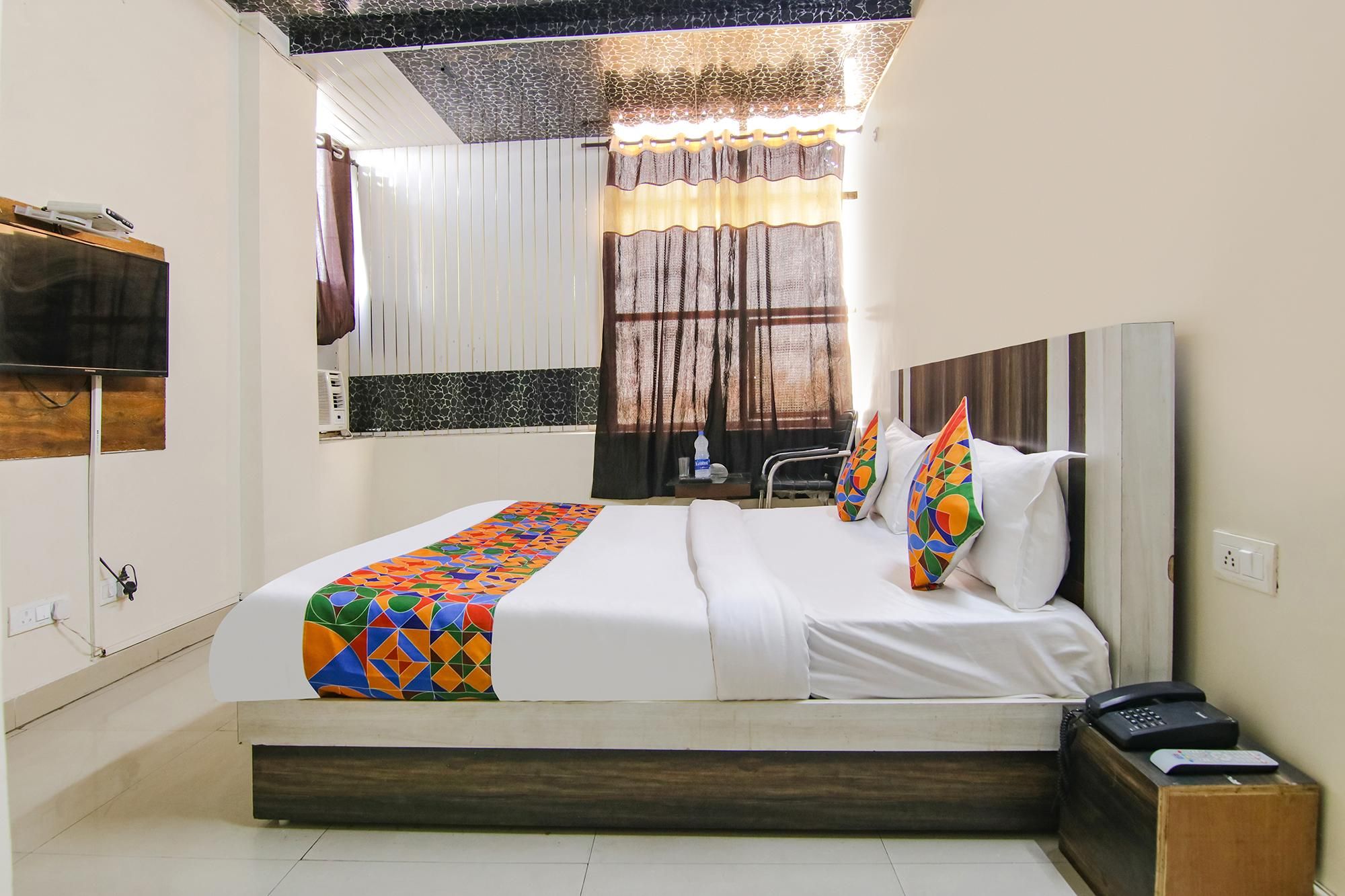 Via HC King Deluxe Room 2