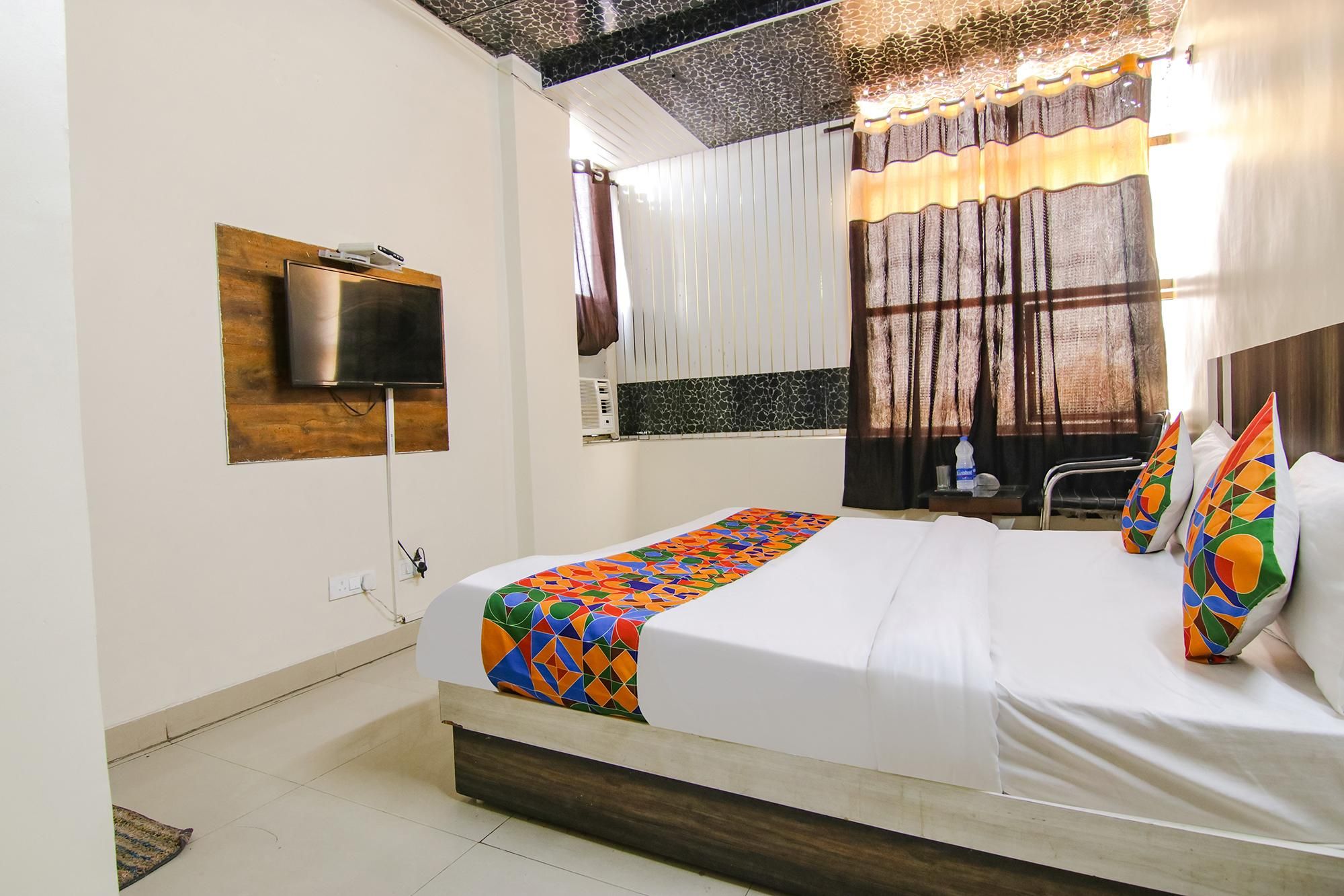 Via HC King Deluxe Room 3