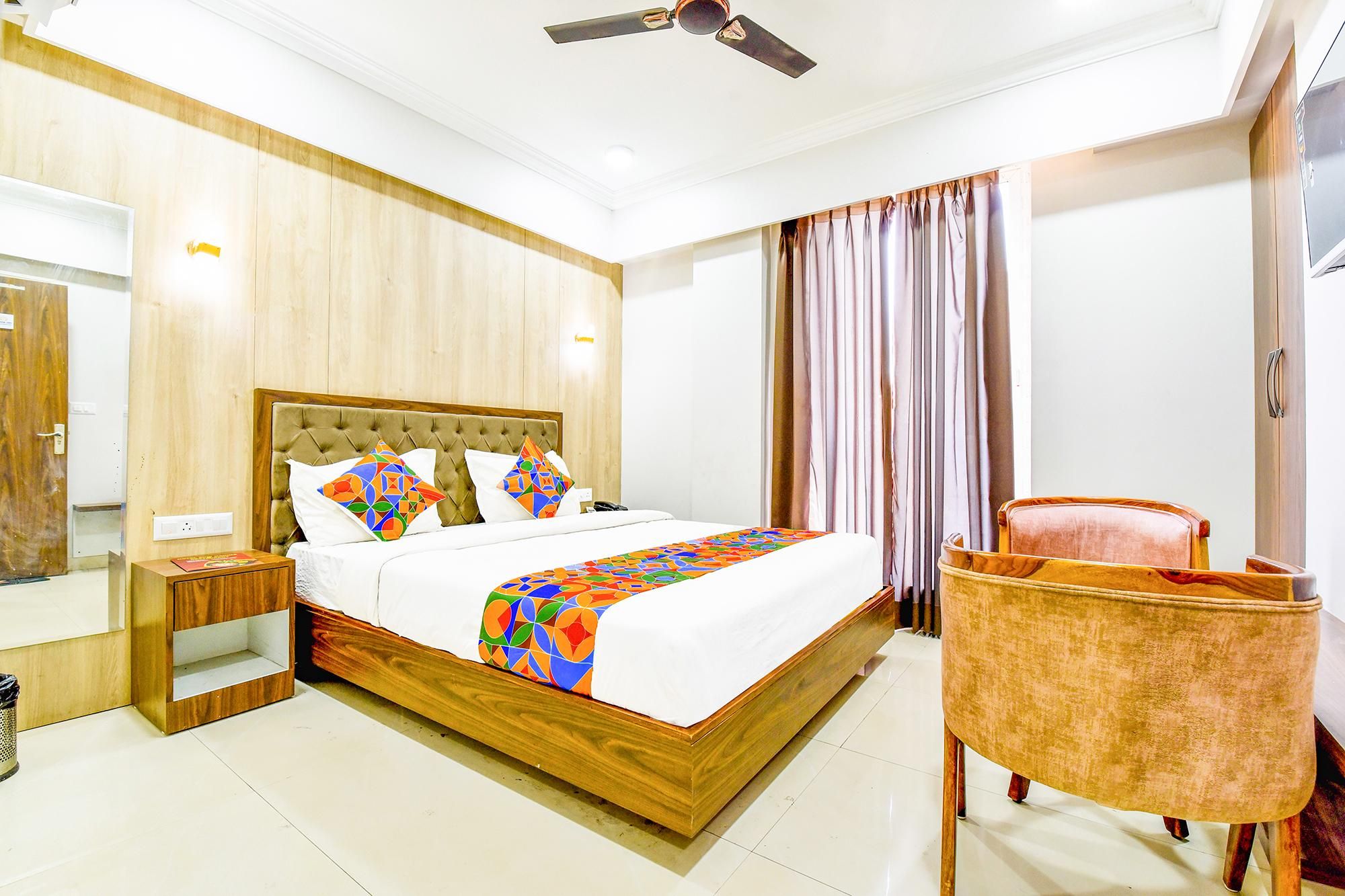  FabHotel Shiv Mahima Standard room 2