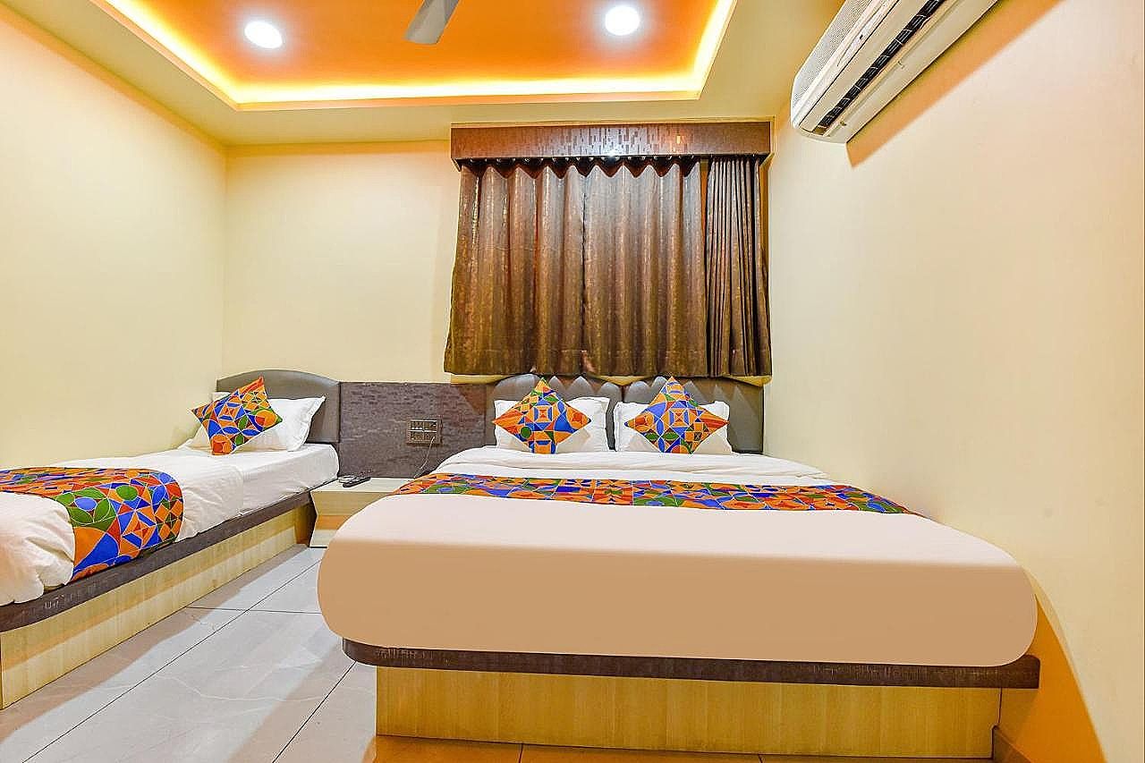 FabHotel Max Inn - Inside Himalaya Square Deluxe Room 4