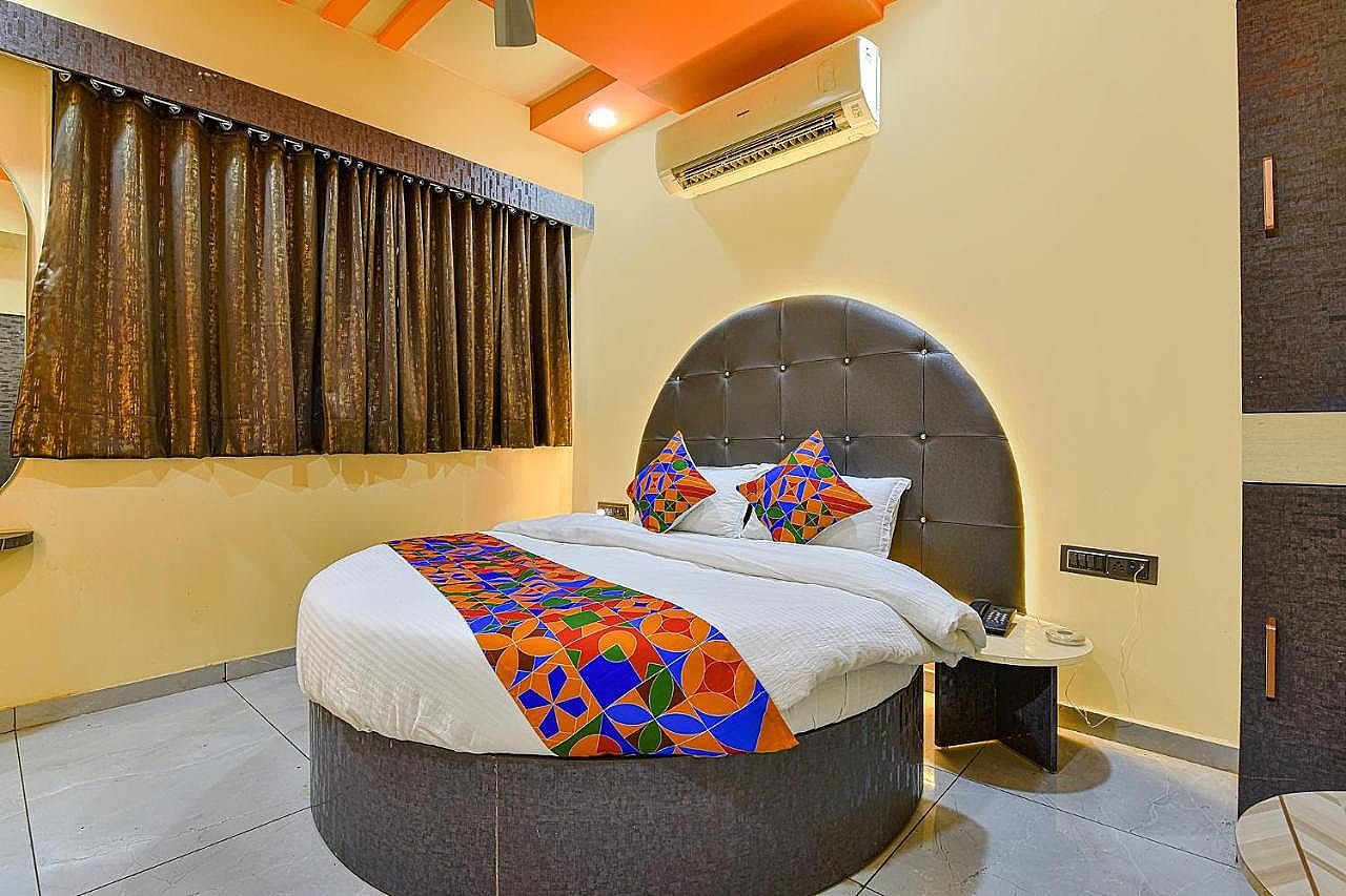 FabHotel Max Inn - Inside Himalaya Square Deluxe Room 10